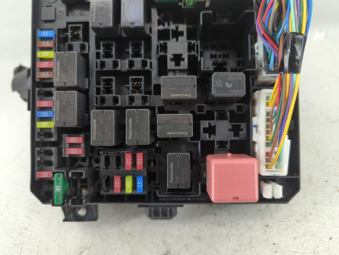 2012-2017 Mitsubishi Outlander Sport Fusebox Fuse Box Panel Relay Module P/N:8565A268 Fits Fits 2012 2013 2014 2015 2016 201