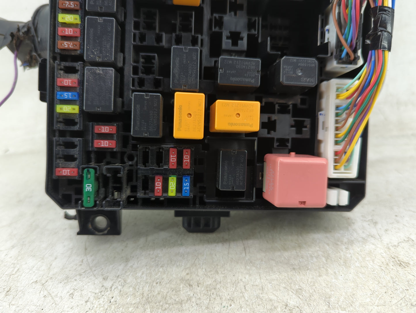 2012-2017 Mitsubishi Rvr Fusebox Fuse Box Panel Relay Module P/N:8565A268 Fits Fits 2012 2013 2014 2015 2016 2017 OEM Used A