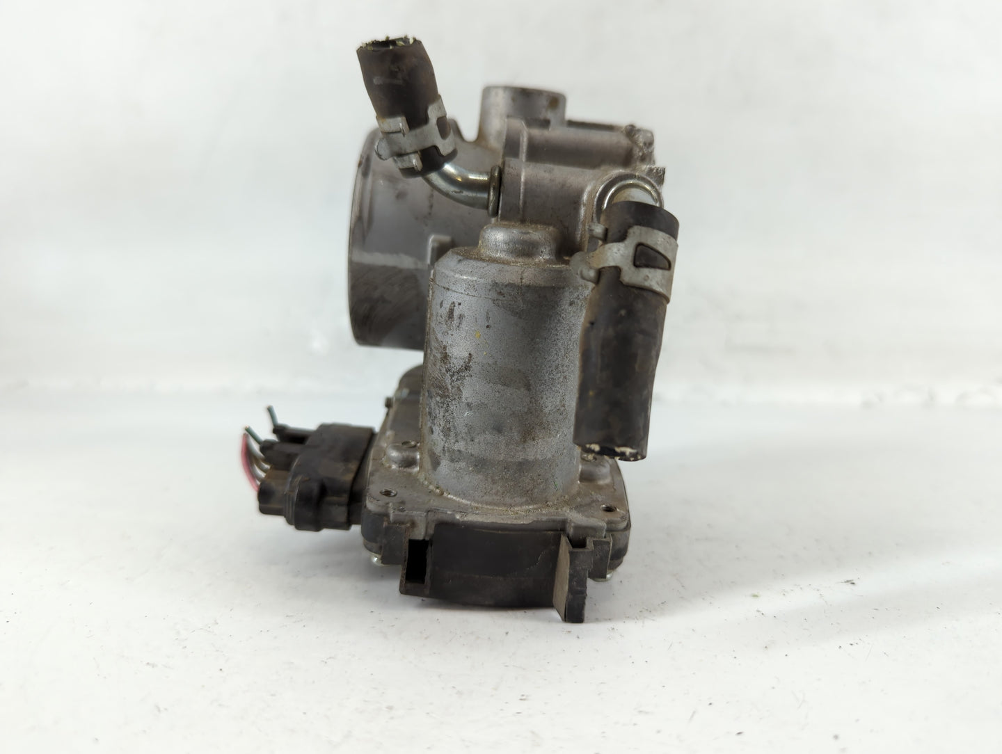 2013-2017 Mitsubishi Rvr Throttle Body P/N:9X04 0445 57021 Fits Fits 2013 2014 2015 2016 2017 OEM Used Auto Parts - Oemuseda