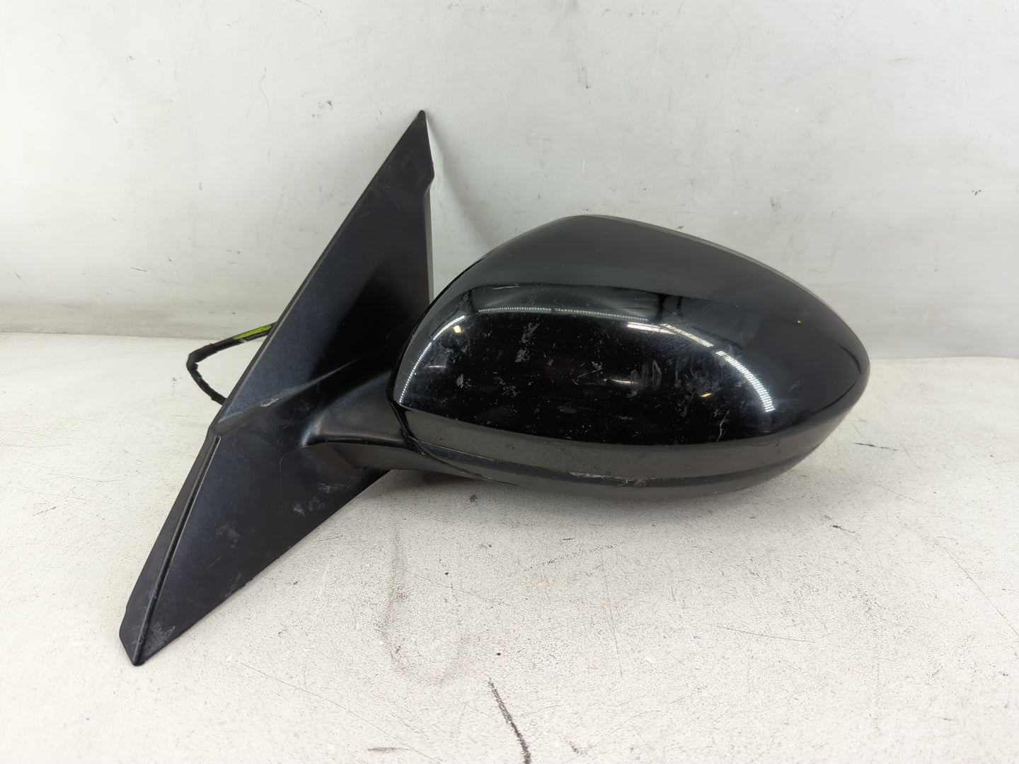2019-2022 Nissan Altima Driver Side View Mirror - Left Door Mirror OEM Used - Oemusedautoparts1.com