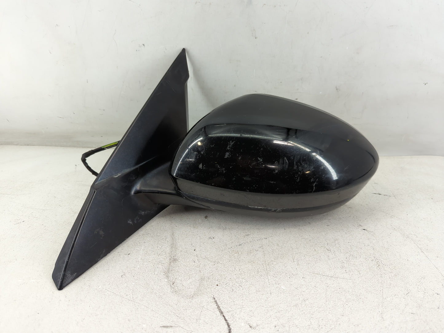 2019-2022 Nissan Altima Driver Side View Mirror - Left Door Mirror OEM Used - Oemusedautoparts1.com