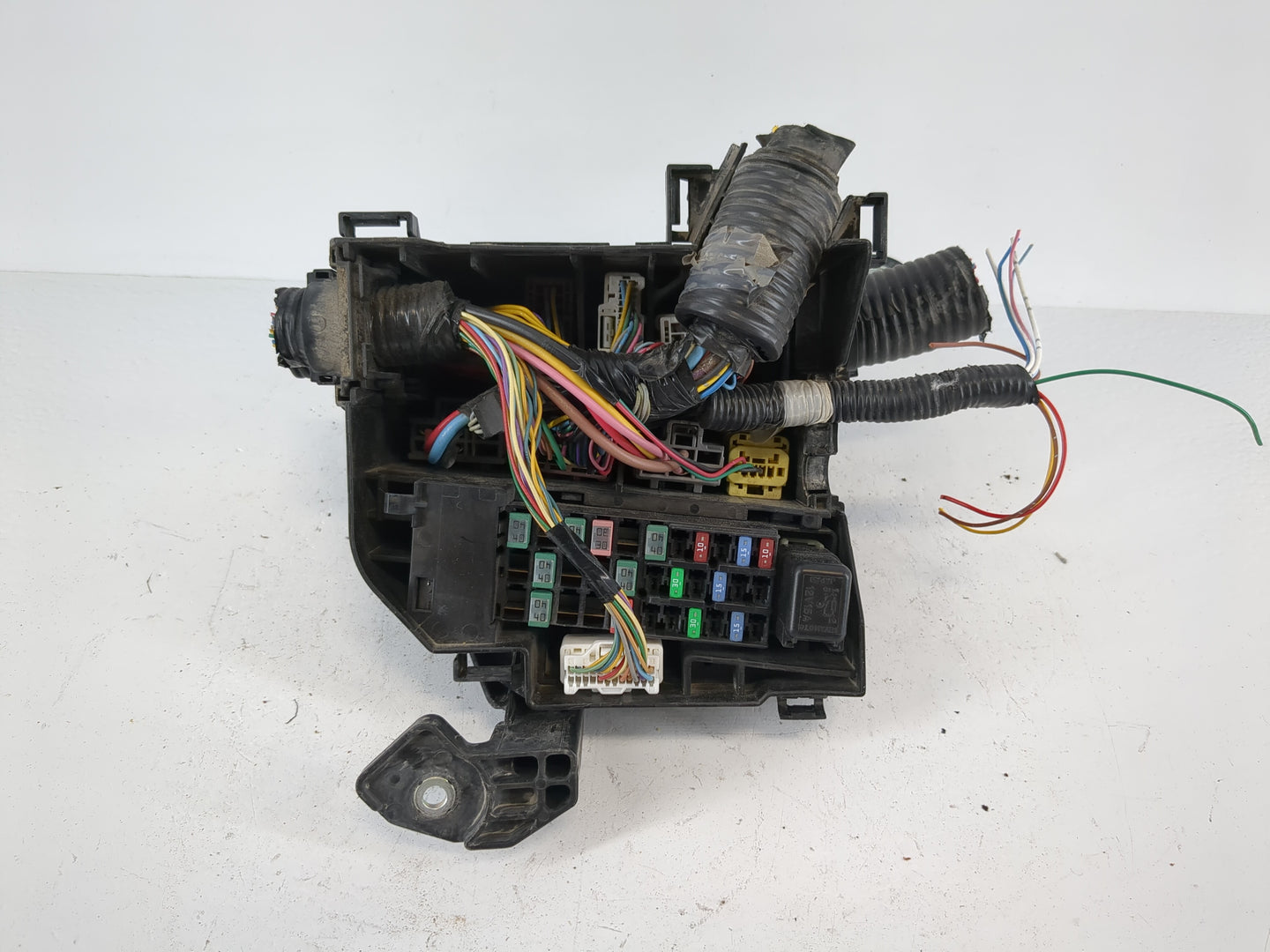 2019-2022 Nissan Altima Fusebox Fuse Box Panel Relay Module P/N:6CA0A Fits Fits 2019 2020 2021 2022 OEM Used Auto Parts - Oe