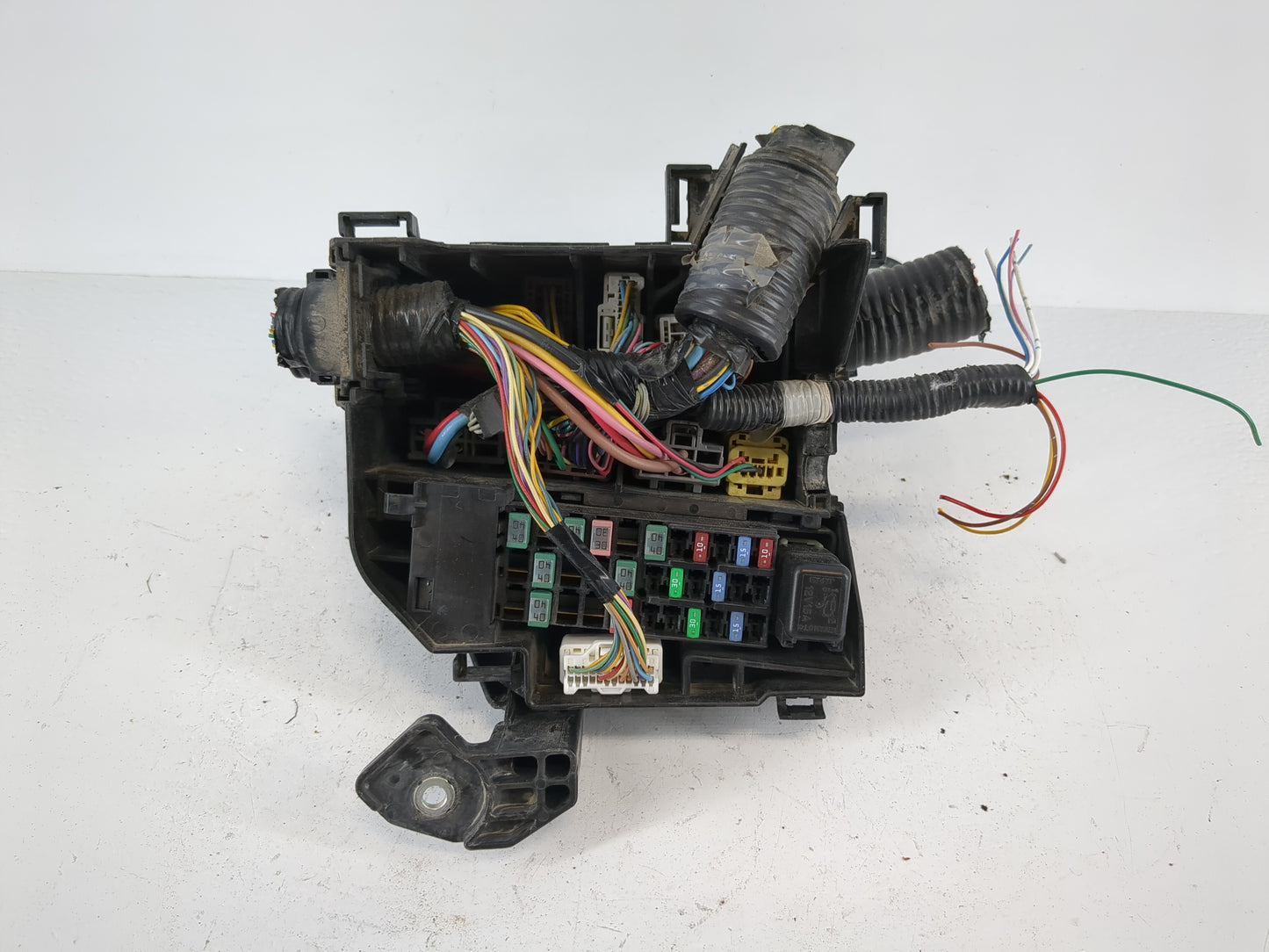2019-2022 Nissan Altima Fusebox Fuse Box Panel Relay Module P/N:6CA0A Fits Fits 2019 2020 2021 2022 OEM Used Auto Parts - Oe