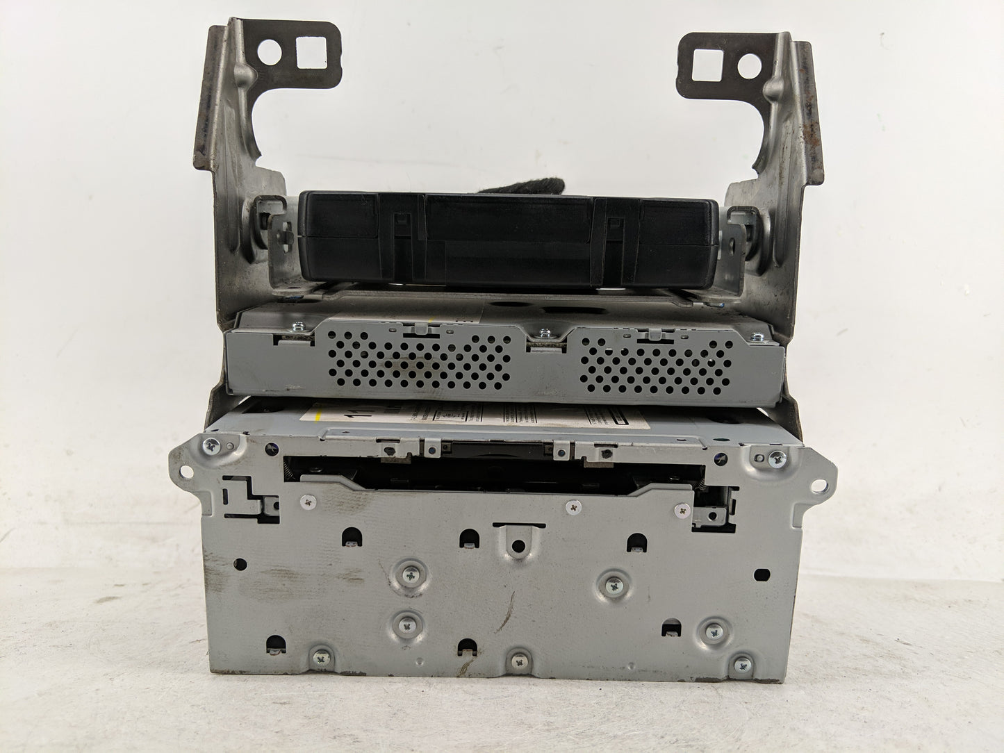 2019 Nissan Altima Radio AM FM Cd Player Receiver Replacement P/N:28275 6FL0B Fits OEM Used Auto Parts - Oemusedautoparts1.c