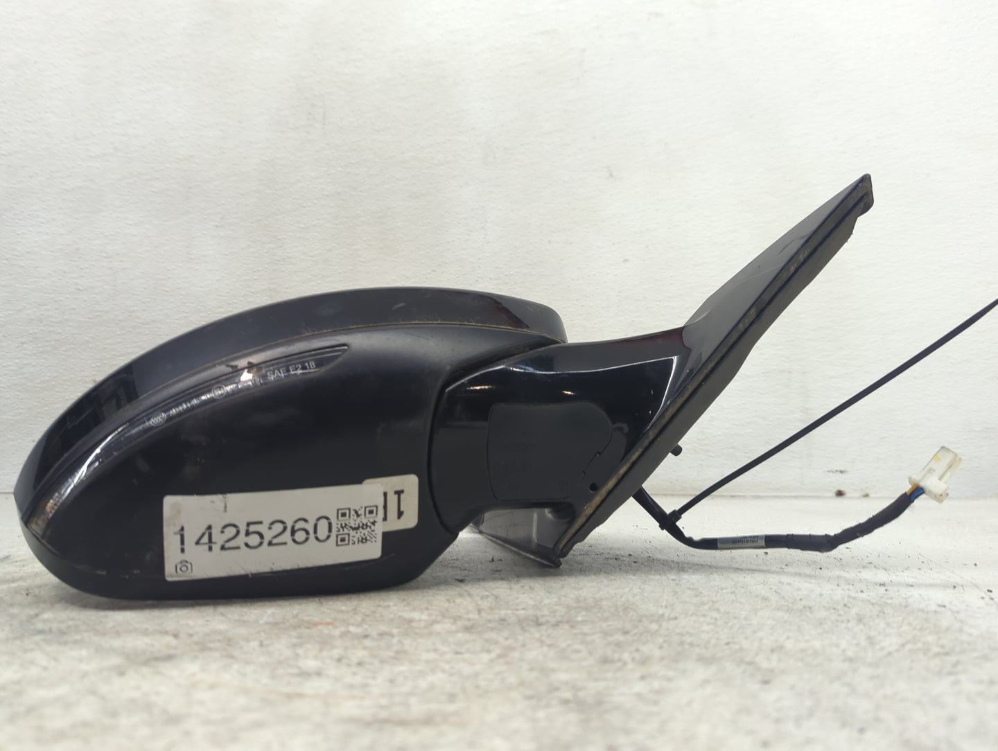 2019-2022 Nissan Altima Passenger Side View Mirror - Right Door Mirror OEM Used - Oemusedautoparts1.com