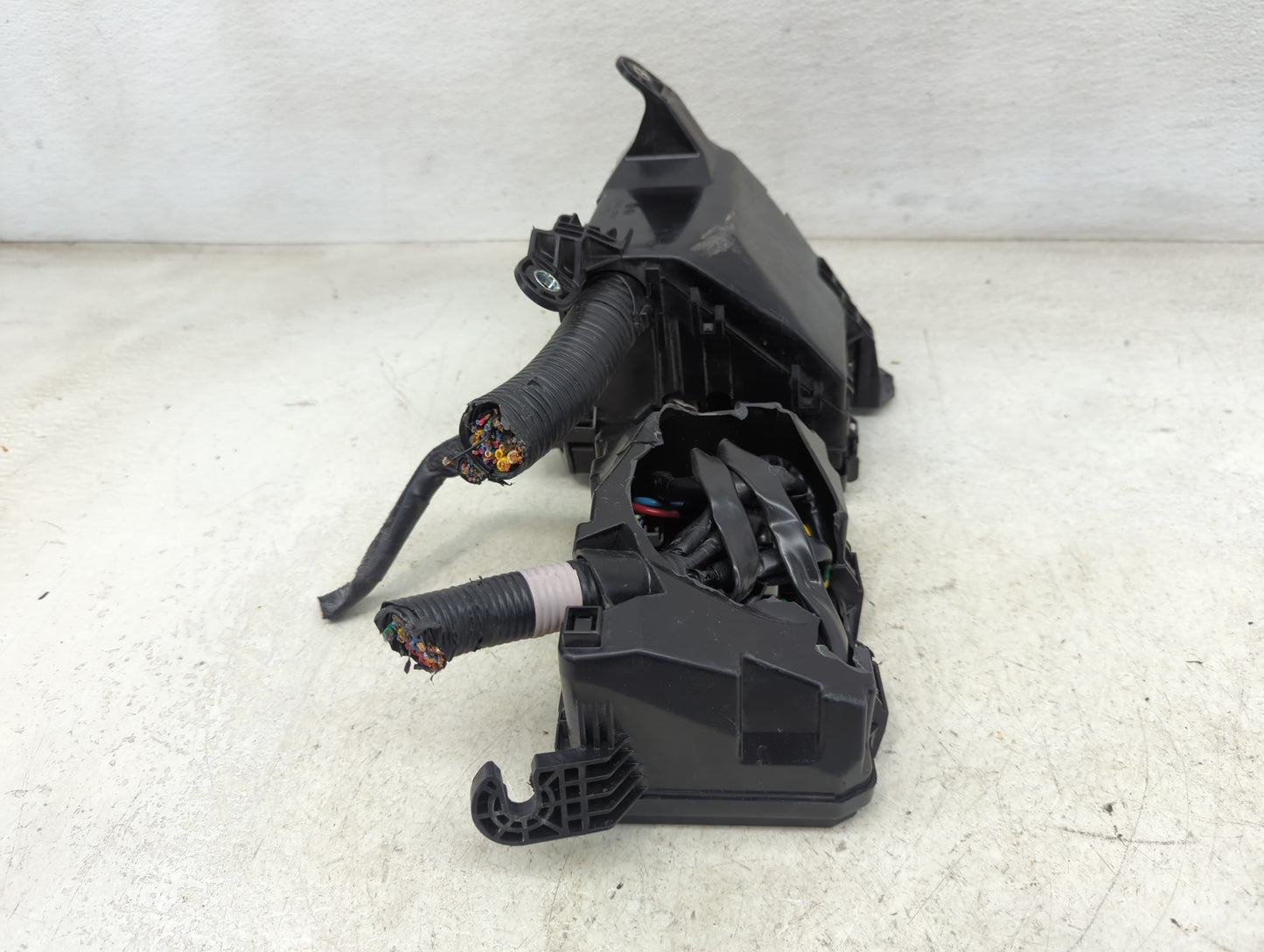2019-2022 Nissan Altima Fusebox Fuse Box Panel Relay Module Fits Fits 2019 2020 2021 2022 OEM Used Auto Parts - Oemusedautop
