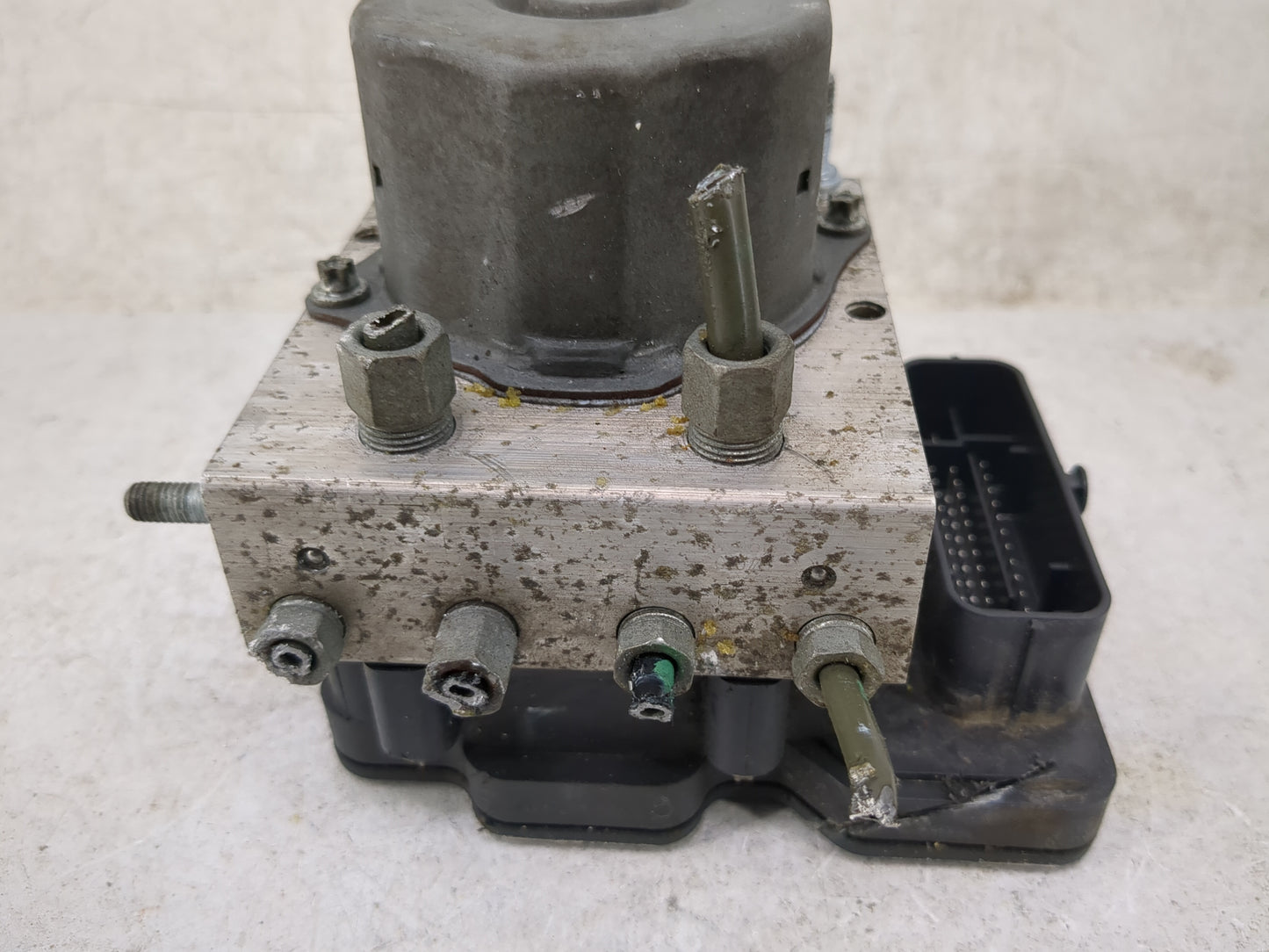 2019-2020 Nissan Altima ABS Pump Control Module Replacement P/N:0265956609 2265106527 Fits Fits 2019 2020 OEM Used Auto Part