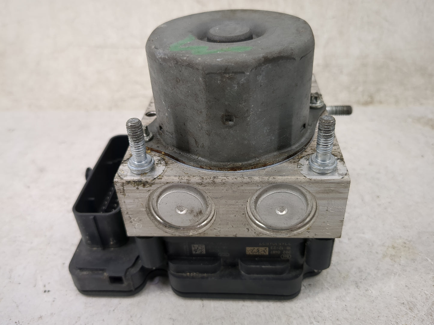 2019-2020 Nissan Altima ABS Pump Control Module Replacement P/N:0265956609 2265106527 Fits Fits 2019 2020 OEM Used Auto Part