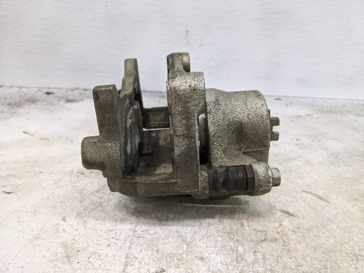 2019 Nissan Altima Front Passenger Right Brake Caliper - Oemusedautoparts1.com