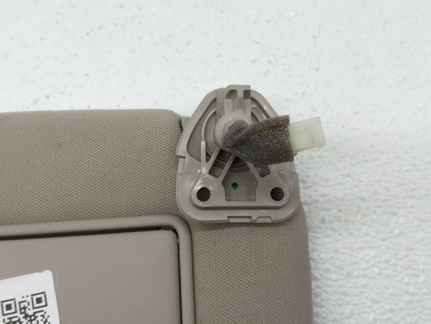 2019 Nissan Altima Sun Visor Shade Replacement Passenger Right Mirror Fits OEM Used Auto Parts - Oemusedautoparts1.com