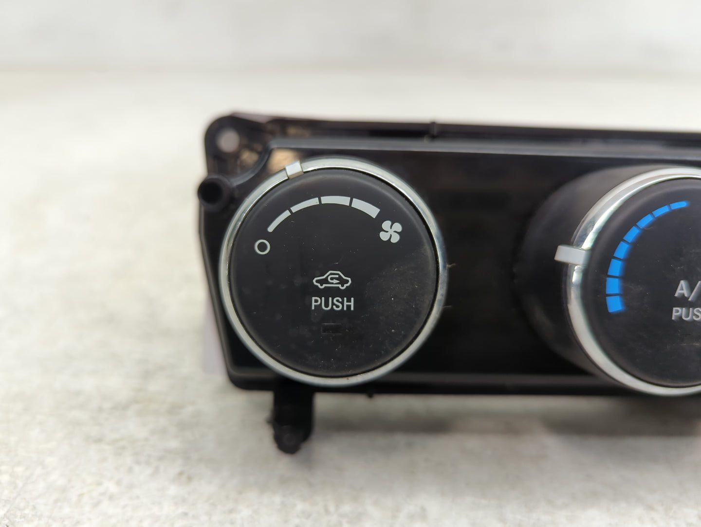 2017-2020 Nissan Armada Climate Control Module Temperature AC/Heater Replacement P/N:61036A Fits Fits 2017 2018 2019 2020 OE