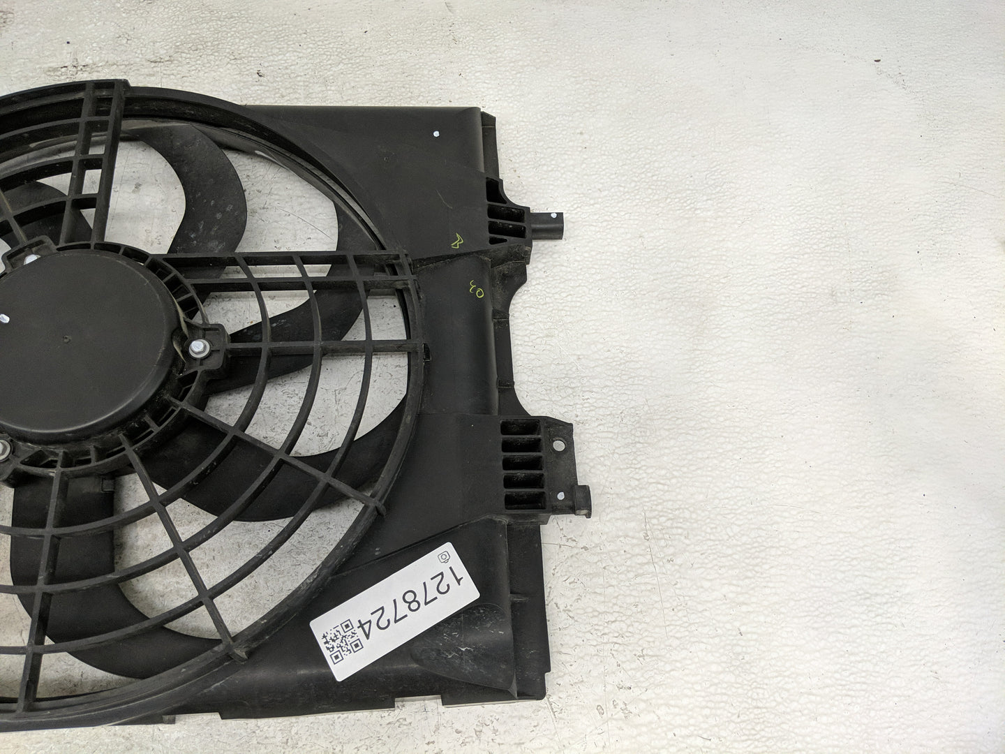 2018-2021 Nissan Kicks Electric Radiator Cooling Fan Motor Assembly P/N:21481-5RB0B Fits Fits 2018 2019 2020 2021 OEM Used A