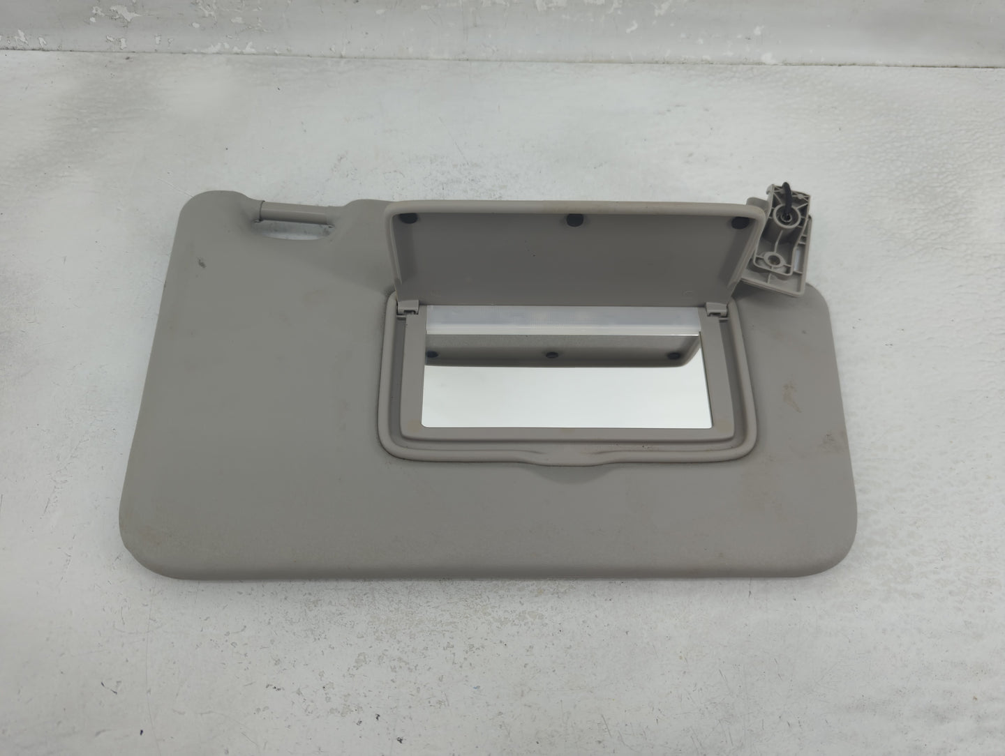 2018-2021 Nissan Kicks Sun Visor Shade Replacement Passenger Right Mirror Fits Fits 2018 2019 2020 2021 OEM Used Auto Parts 