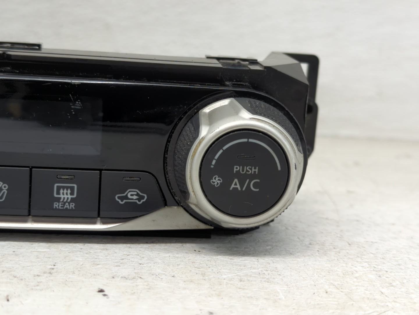 2019-2020 Nissan Kicks Climate Control Module Temperature AC/Heater Replacement Fits Fits 2019 2020 2021 2022 OEM Used Auto 