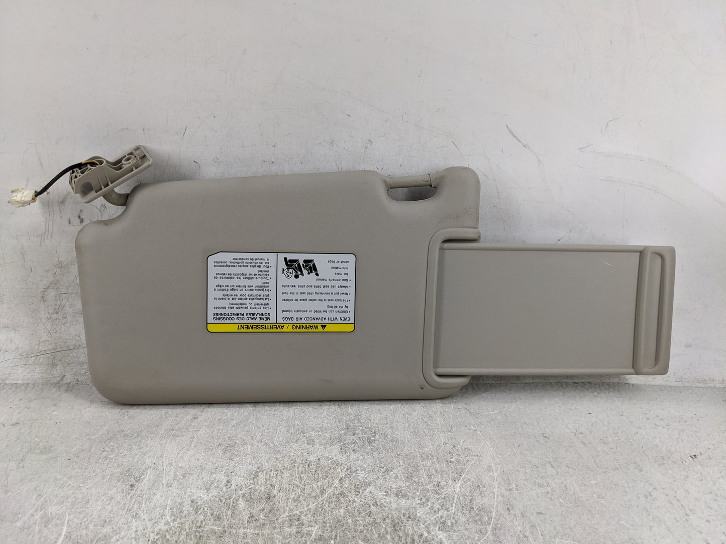 2018-2021 Nissan Kicks Sun Visor Shade Replacement Passenger Right Mirror Fits Fits 2018 2019 2020 2021 OEM Used Auto Parts 