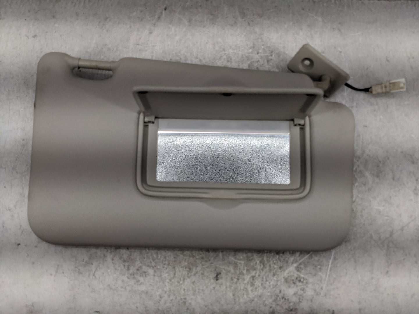 2018-2021 Nissan Kicks Sun Visor Shade Replacement Passenger Right Mirror Fits Fits 2018 2019 2020 2021 OEM Used Auto Parts 