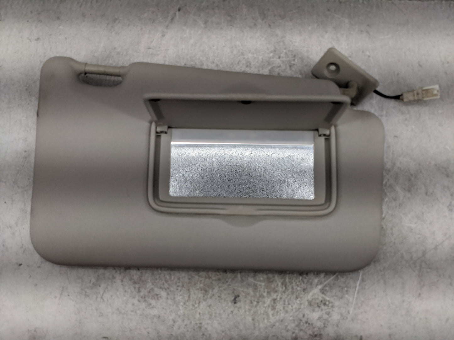 2018-2021 Nissan Kicks Sun Visor Shade Replacement Passenger Right Mirror Fits Fits 2018 2019 2020 2021 OEM Used Auto Parts 
