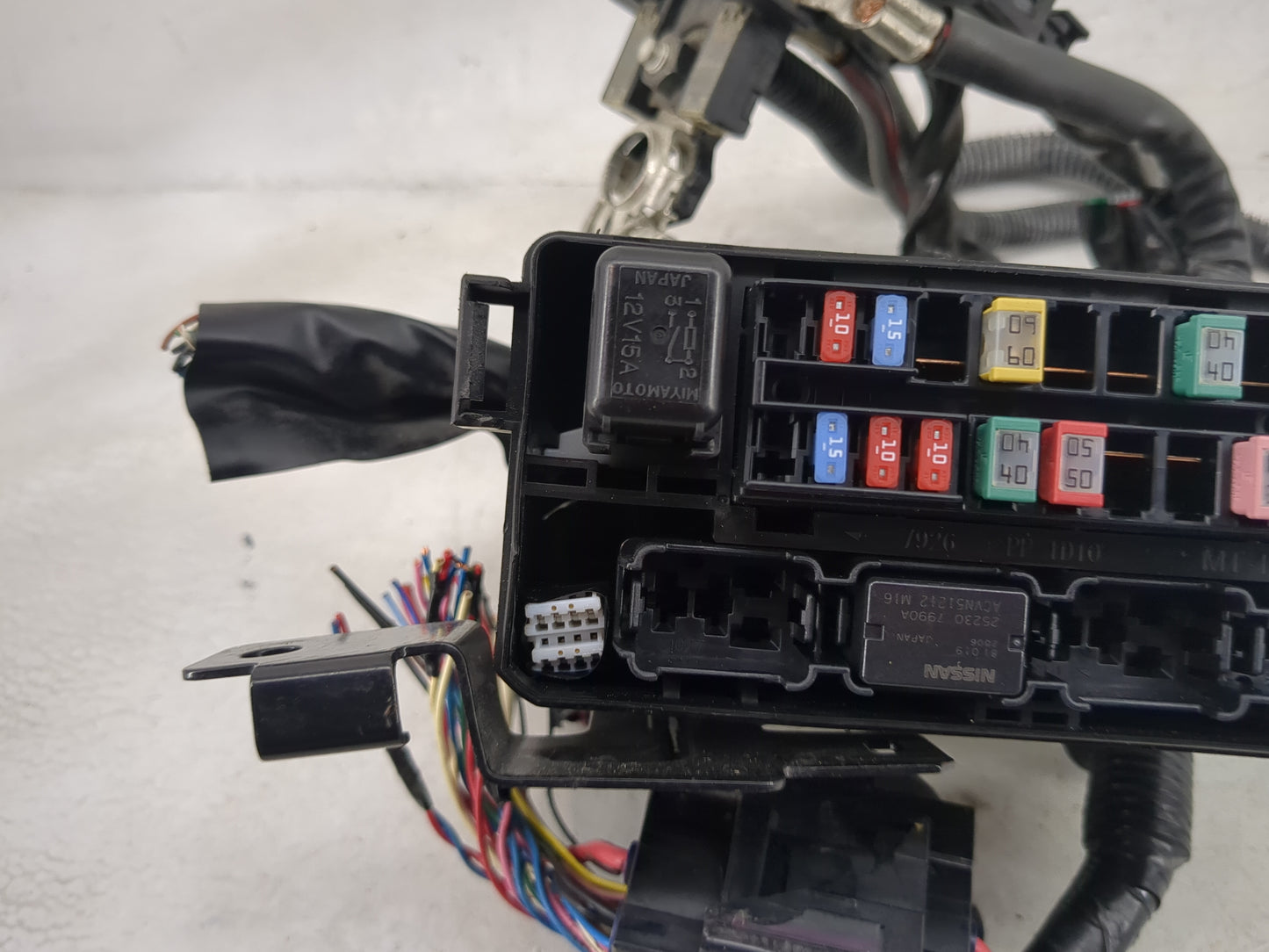 2018-2021 Nissan Kicks Fusebox Fuse Box Panel Relay Module P/N:284B75RL0A Fits Fits 2018 2019 2020 2021 OEM Used Auto Parts 