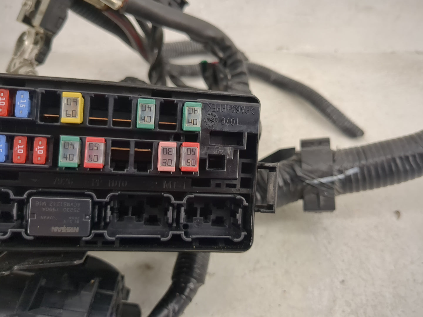 2018-2021 Nissan Kicks Fusebox Fuse Box Panel Relay Module P/N:284B75RL0A Fits Fits 2018 2019 2020 2021 OEM Used Auto Parts 