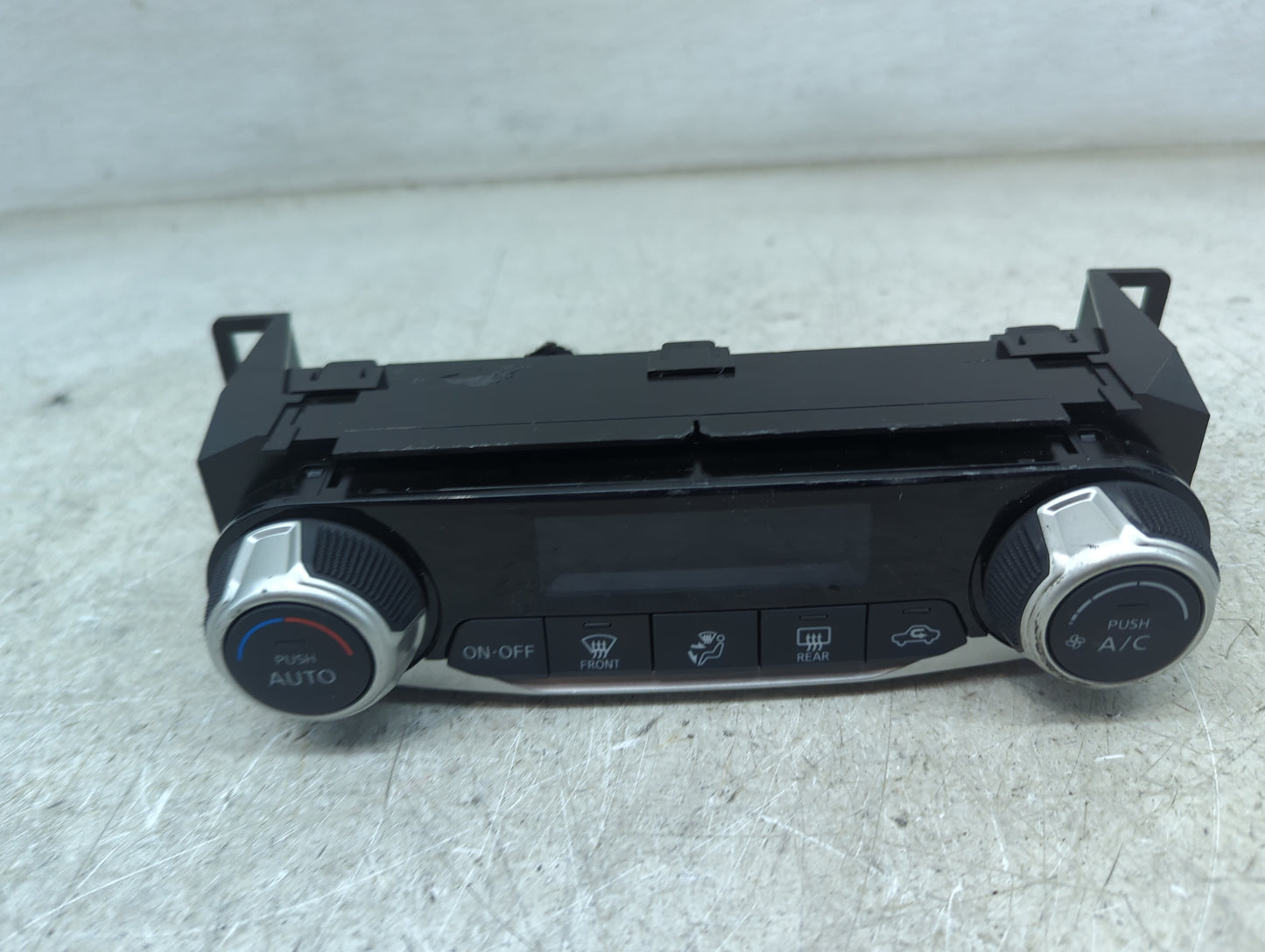 2019-2020 Nissan Kicks Climate Control Module Temperature AC/Heater Replacement P/N:27500SRA5A 27500SRA5A-B Fits OEM Used Au