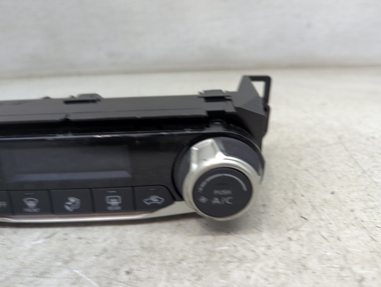 2019-2020 Nissan Kicks Climate Control Module Temperature AC/Heater Replacement P/N:27500SRA5A 27500SRA5A-B Fits OEM Used Au