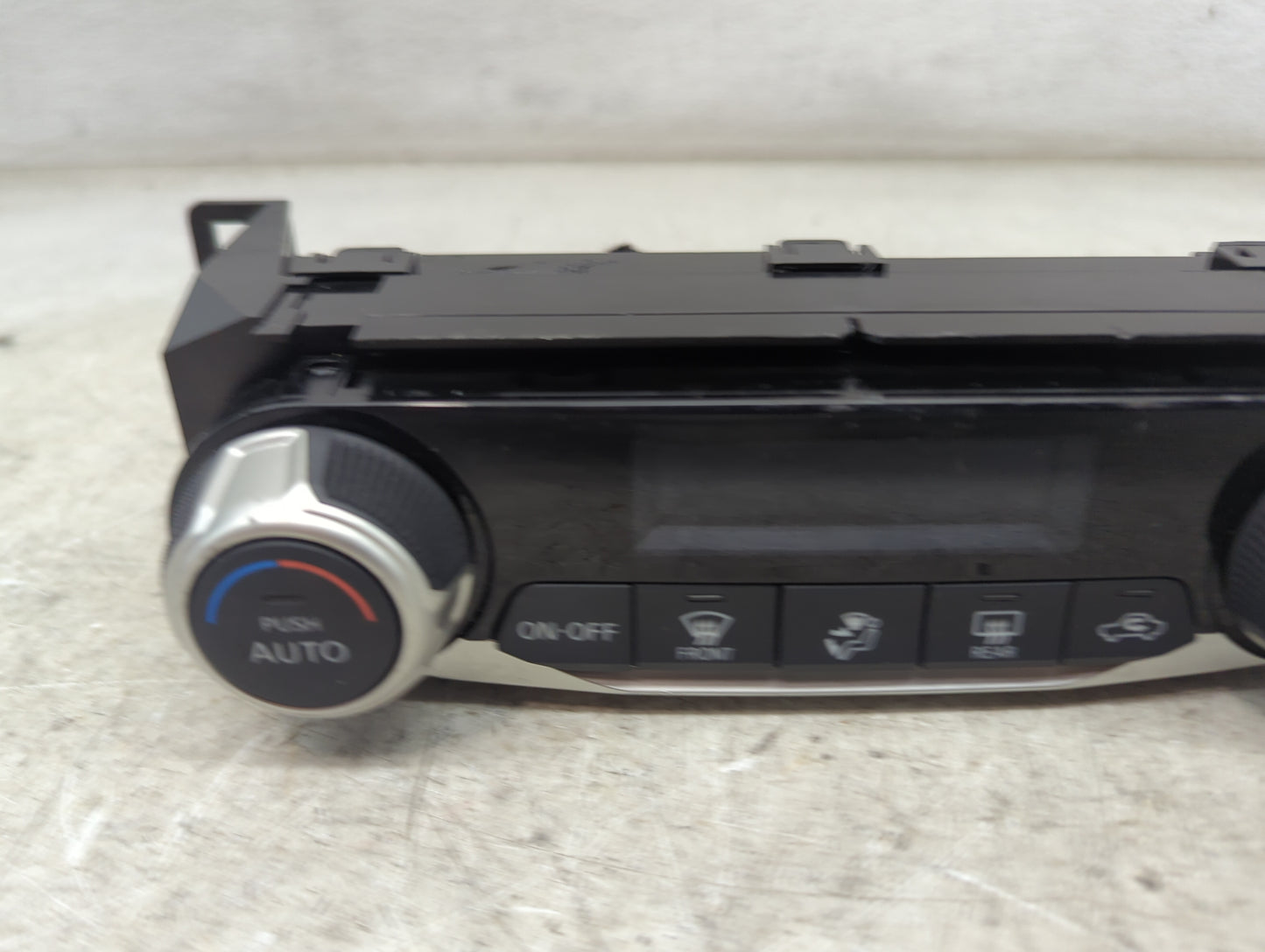 2019-2020 Nissan Kicks Climate Control Module Temperature AC/Heater Replacement P/N:27500SRA5A 27500SRA5A-B Fits OEM Used Au
