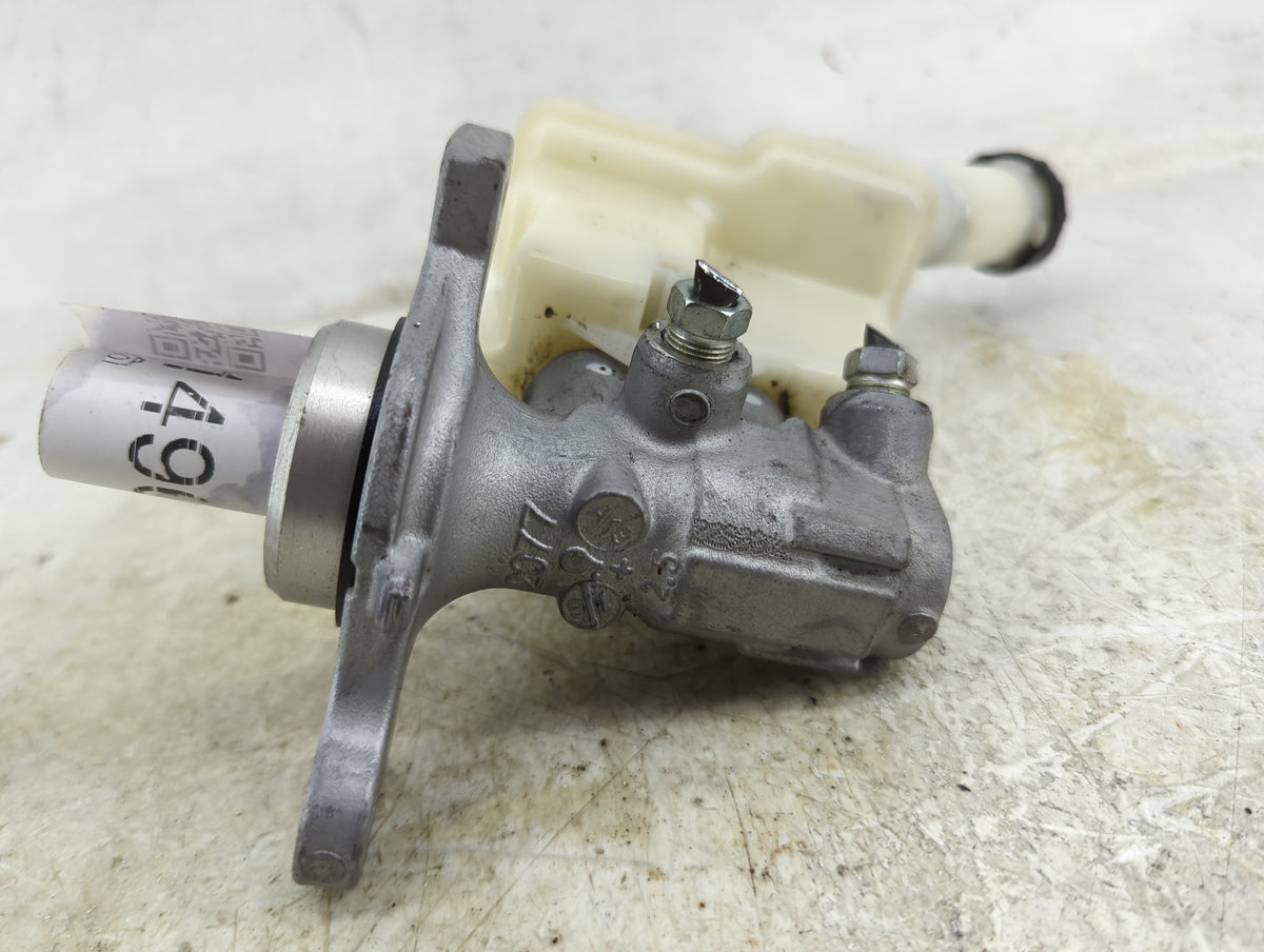 2018-2020 Nissan Kicks Brake Master Cylinder 1496723 - Oemusedautoparts1.com