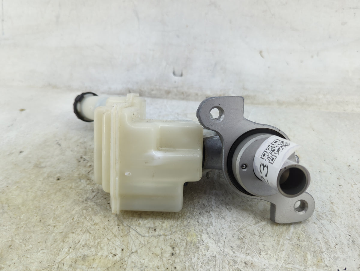 2018-2020 Nissan Kicks Brake Master Cylinder 1496723 - Oemusedautoparts1.com
