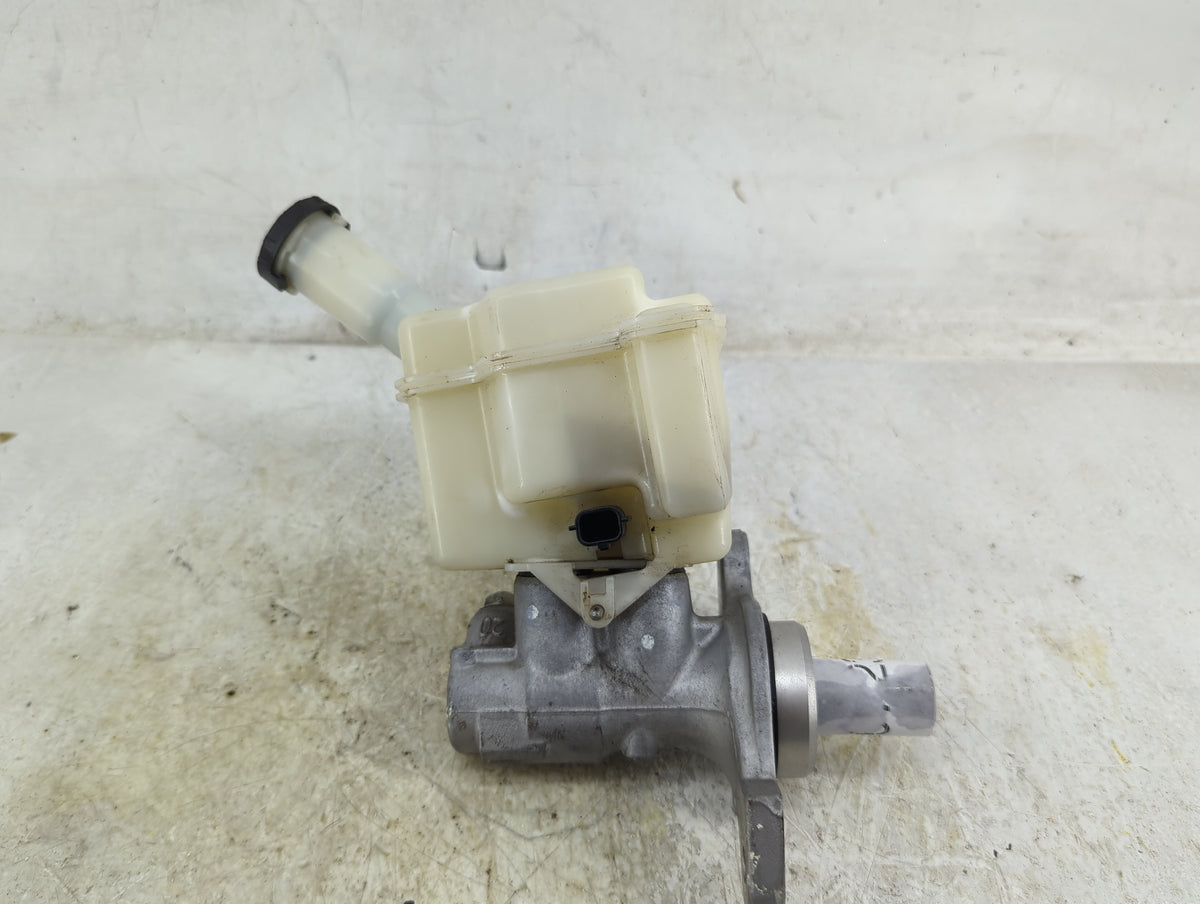 2018-2020 Nissan Kicks Brake Master Cylinder 1496723 - Oemusedautoparts1.com