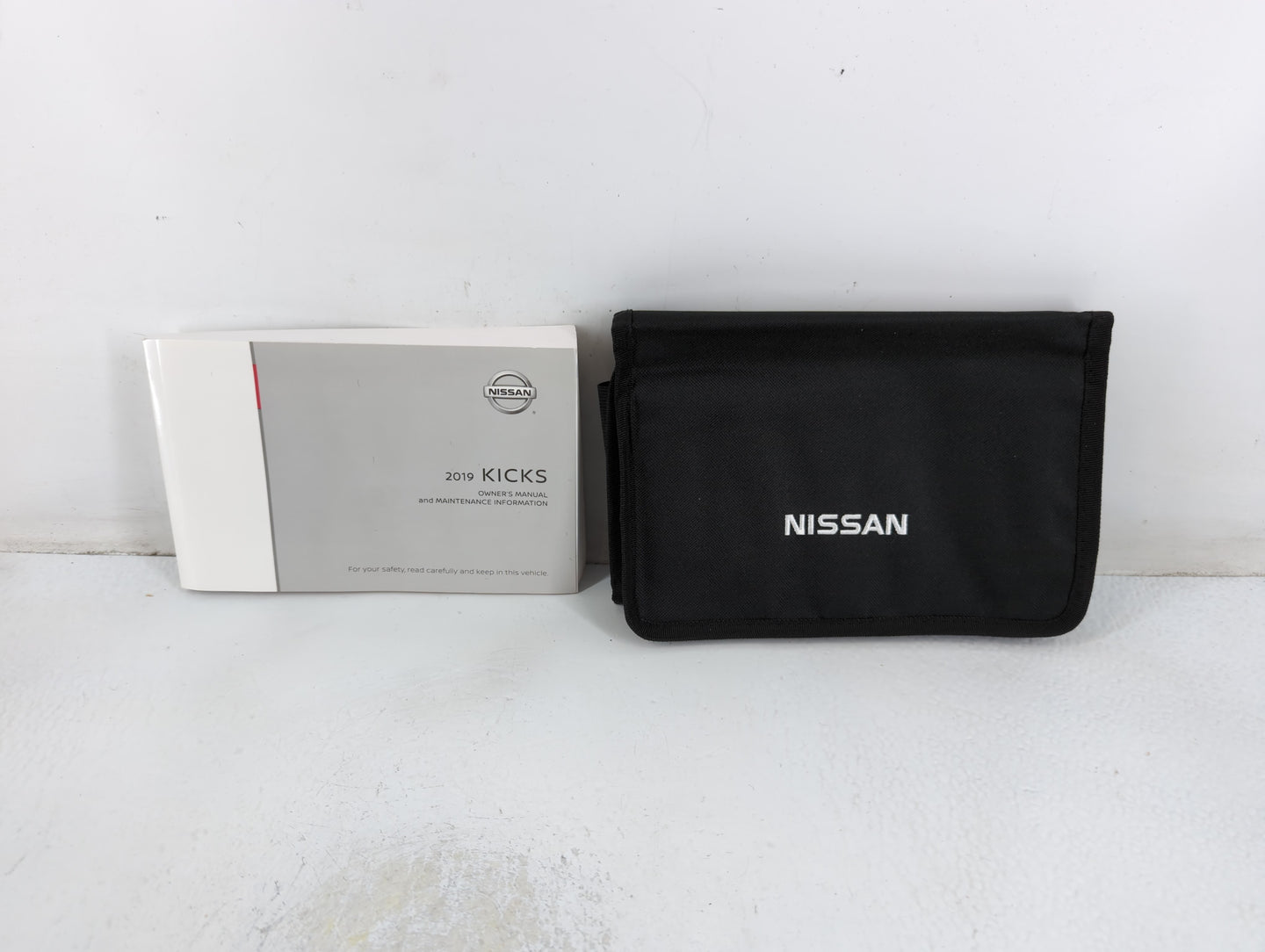 2019 Nissan Kicks Owners Manual Book Guide P/N:OM19EM 0P15U1 OEM Used Auto Parts - Oemusedautoparts1.com