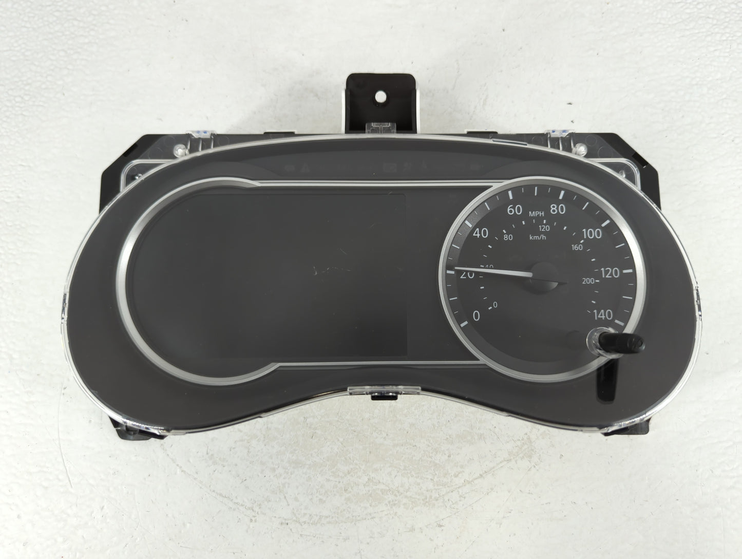 2018-2019 Nissan Kicks Instrument Cluster Speedometer Gauges P/N:9918 12YU 0 24810 5RL0B Fits Fits 2018 2019 OEM Used Auto P