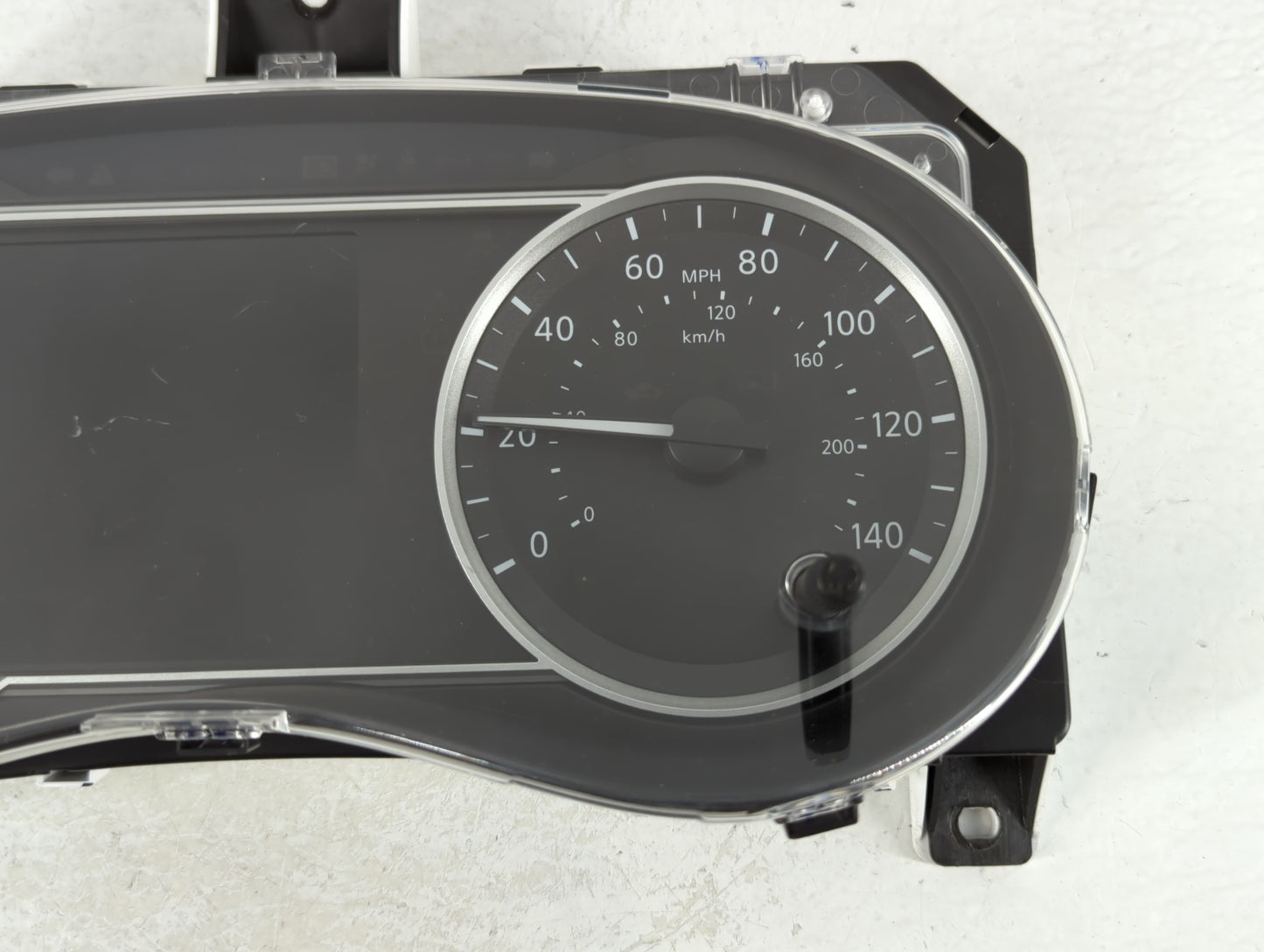 2018-2019 Nissan Kicks Instrument Cluster Speedometer Gauges P/N:9918 12YU 0 24810 5RL0B Fits Fits 2018 2019 OEM Used Auto P