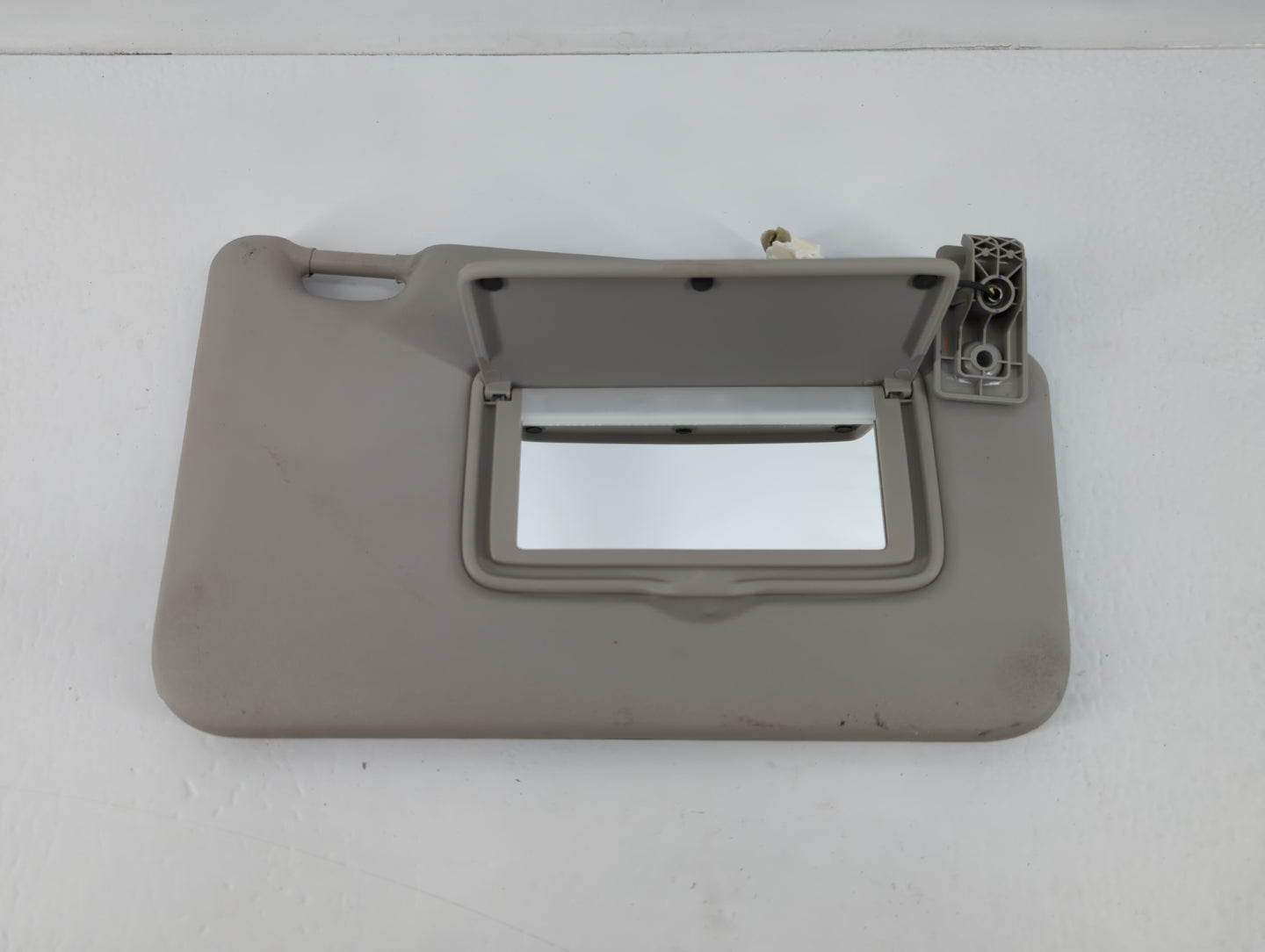 2018-2021 Nissan Kicks Sun Visor Shade Replacement Passenger Right Mirror Fits Fits 2018 2019 2020 2021 OEM Used Auto Parts 