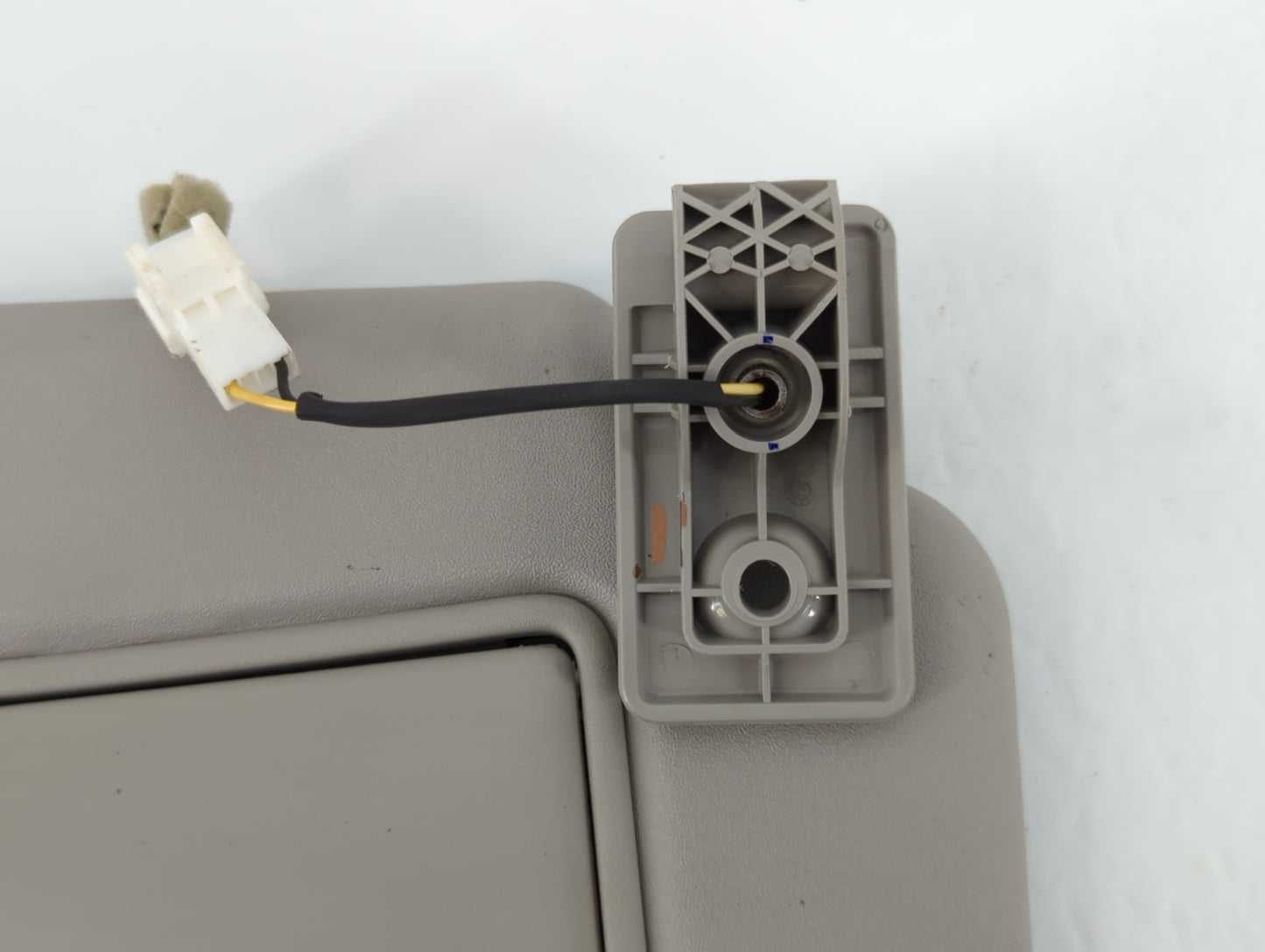 2018-2021 Nissan Kicks Sun Visor Shade Replacement Passenger Right Mirror Fits Fits 2018 2019 2020 2021 OEM Used Auto Parts 