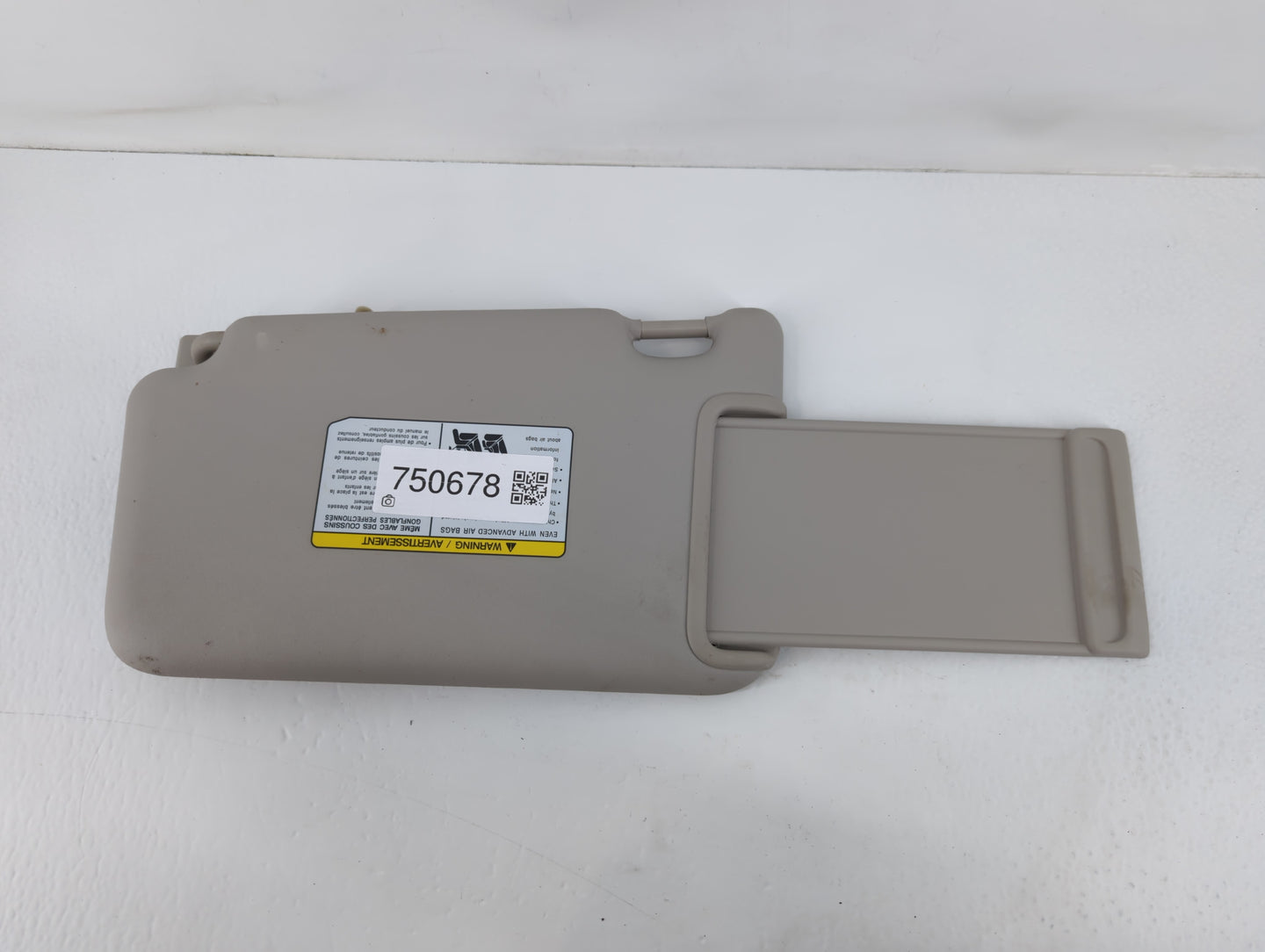 2018-2021 Nissan Kicks Sun Visor Shade Replacement Passenger Right Mirror Fits Fits 2018 2019 2020 2021 OEM Used Auto Parts 