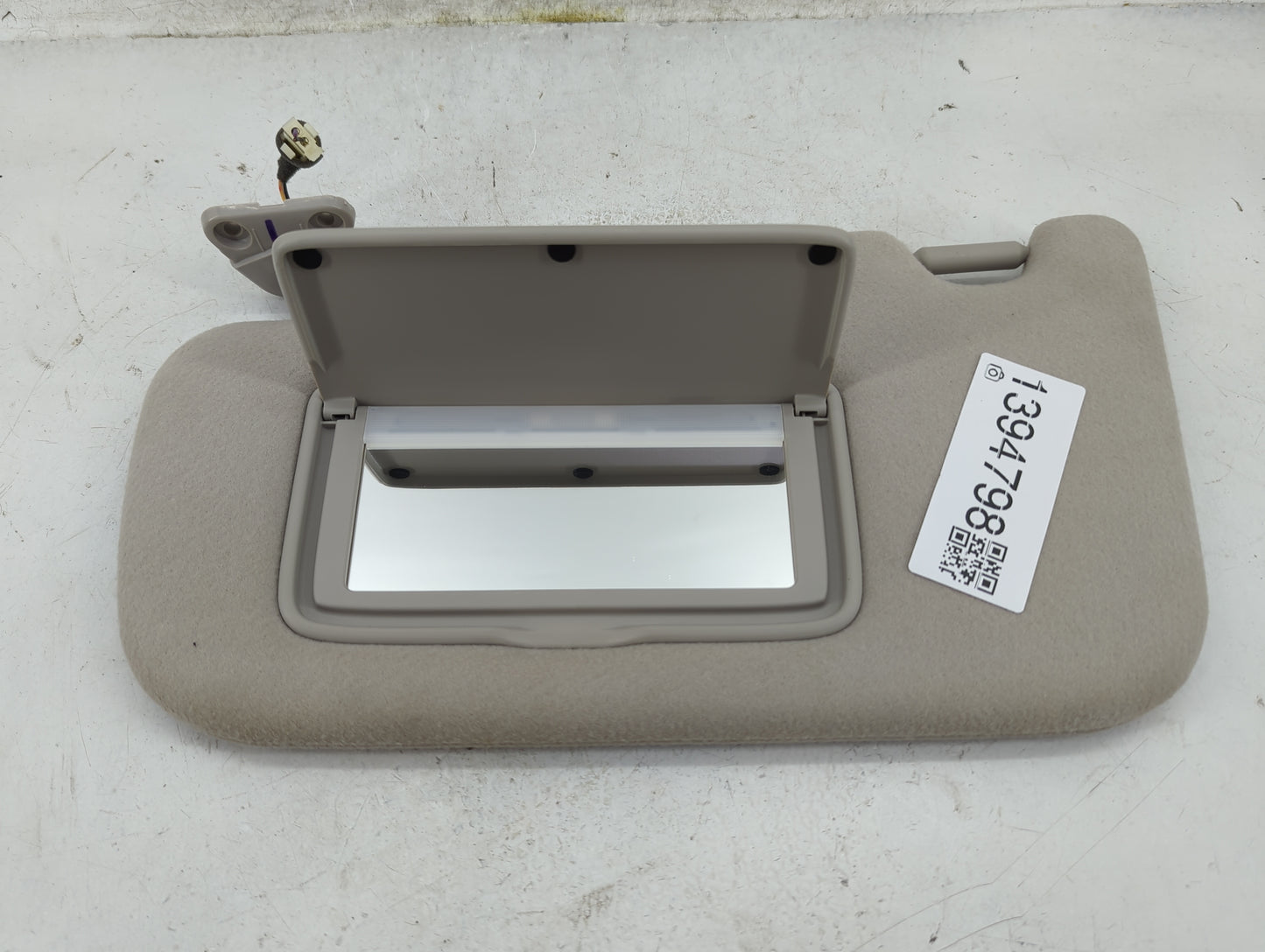 2018-2021 Nissan Leaf Sun Visor Shade Replacement Driver Left Mirror Fits Fits 2018 2019 2020 2021 OEM Used Auto Parts - Oem