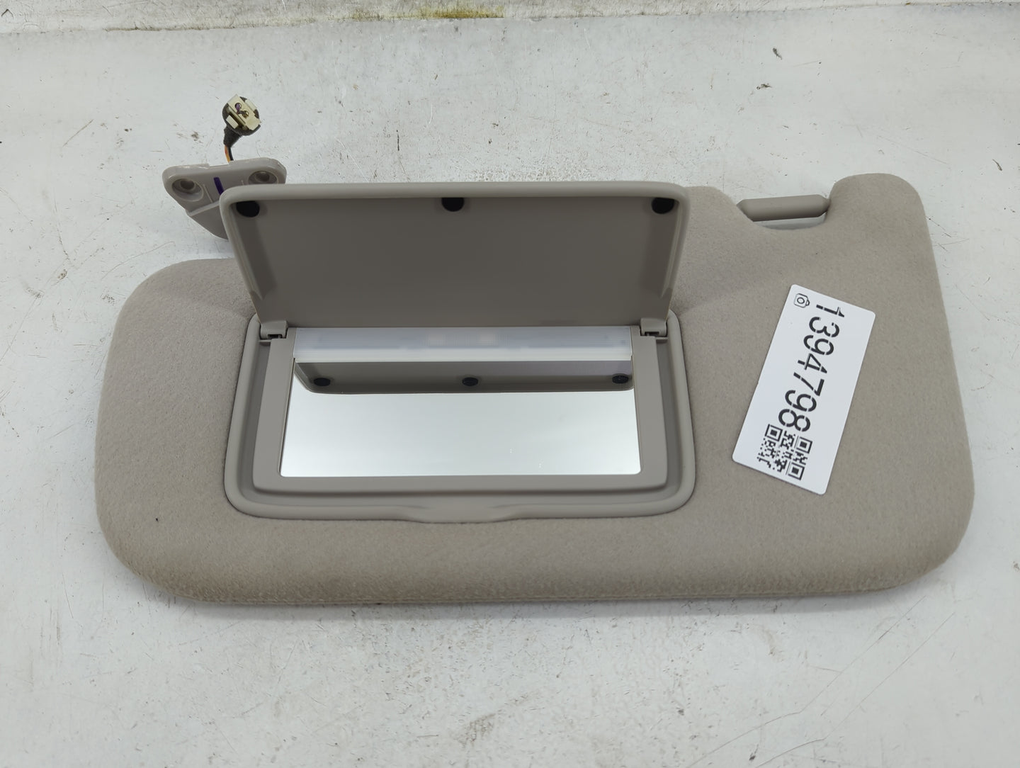 2018-2021 Nissan Leaf Sun Visor Shade Replacement Driver Left Mirror Fits Fits 2018 2019 2020 2021 OEM Used Auto Parts - Oem