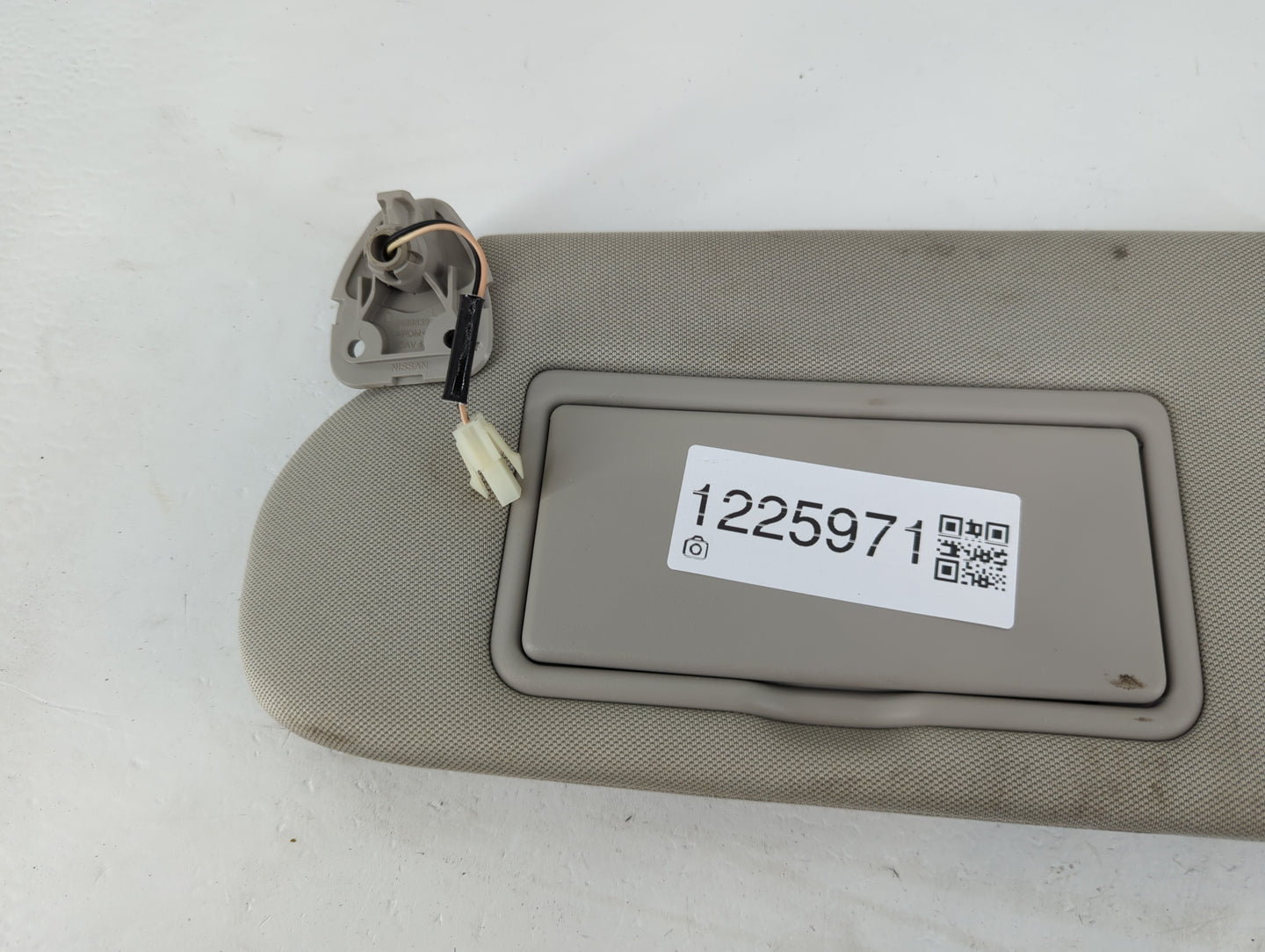2019-2022 Nissan Murano Sun Visor Shade Replacement Driver Left Mirror Fits Fits 2019 2020 2021 2022 OEM Used Auto Parts - O