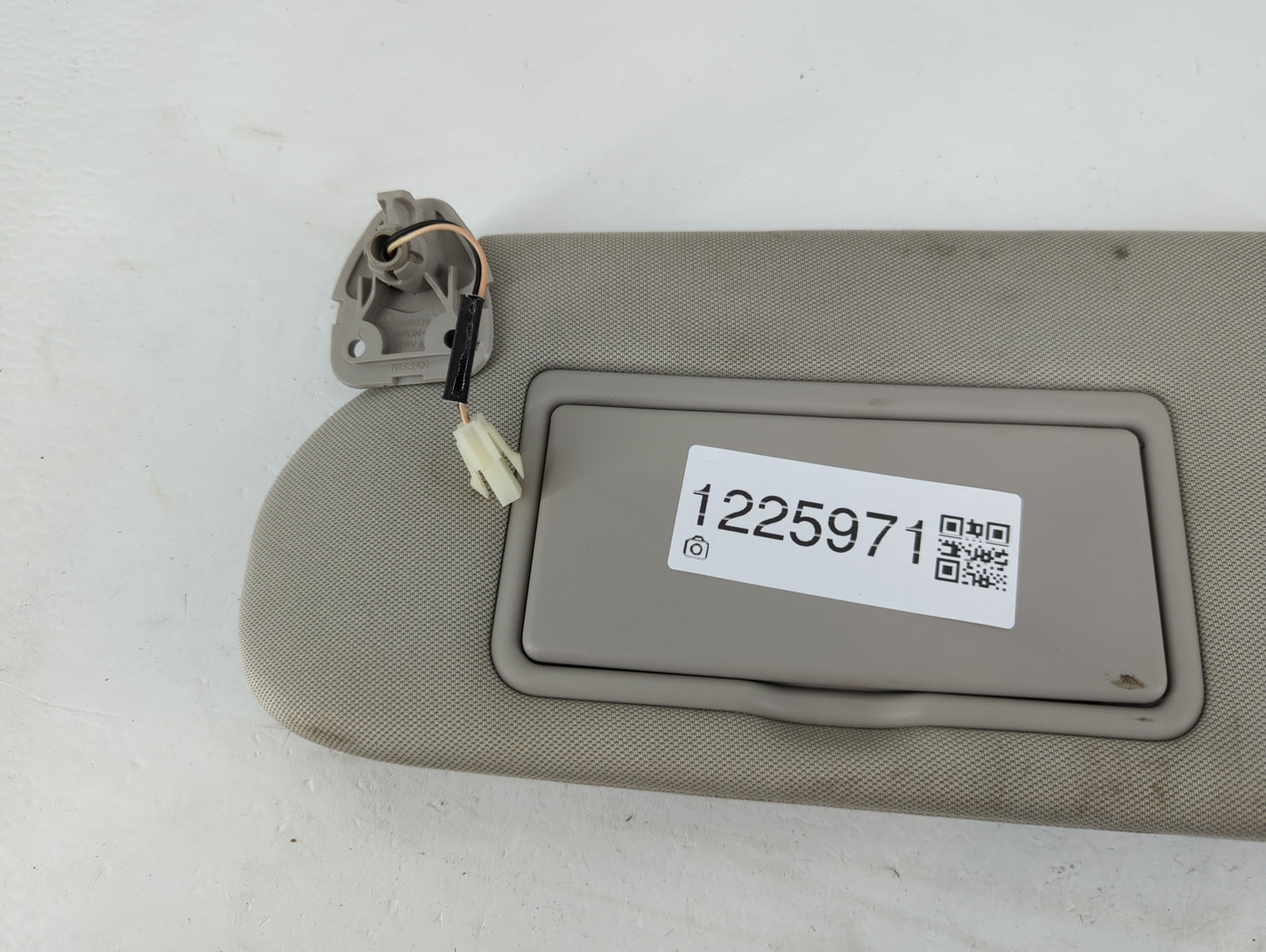 2019-2022 Nissan Murano Sun Visor Shade Replacement Driver Left Mirror Fits Fits 2019 2020 2021 2022 OEM Used Auto Parts - O