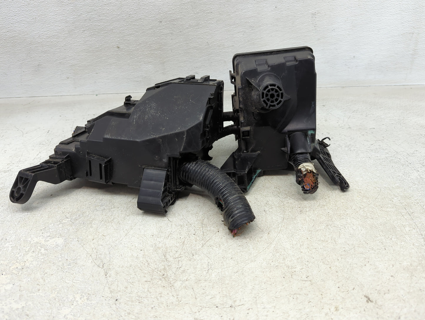 2015-2022 Nissan Murano Fusebox Fuse Box Panel Relay Module Fits Fits 2015 2016 2017 2018 2019 2020 2021 2022 OEM Used Auto 