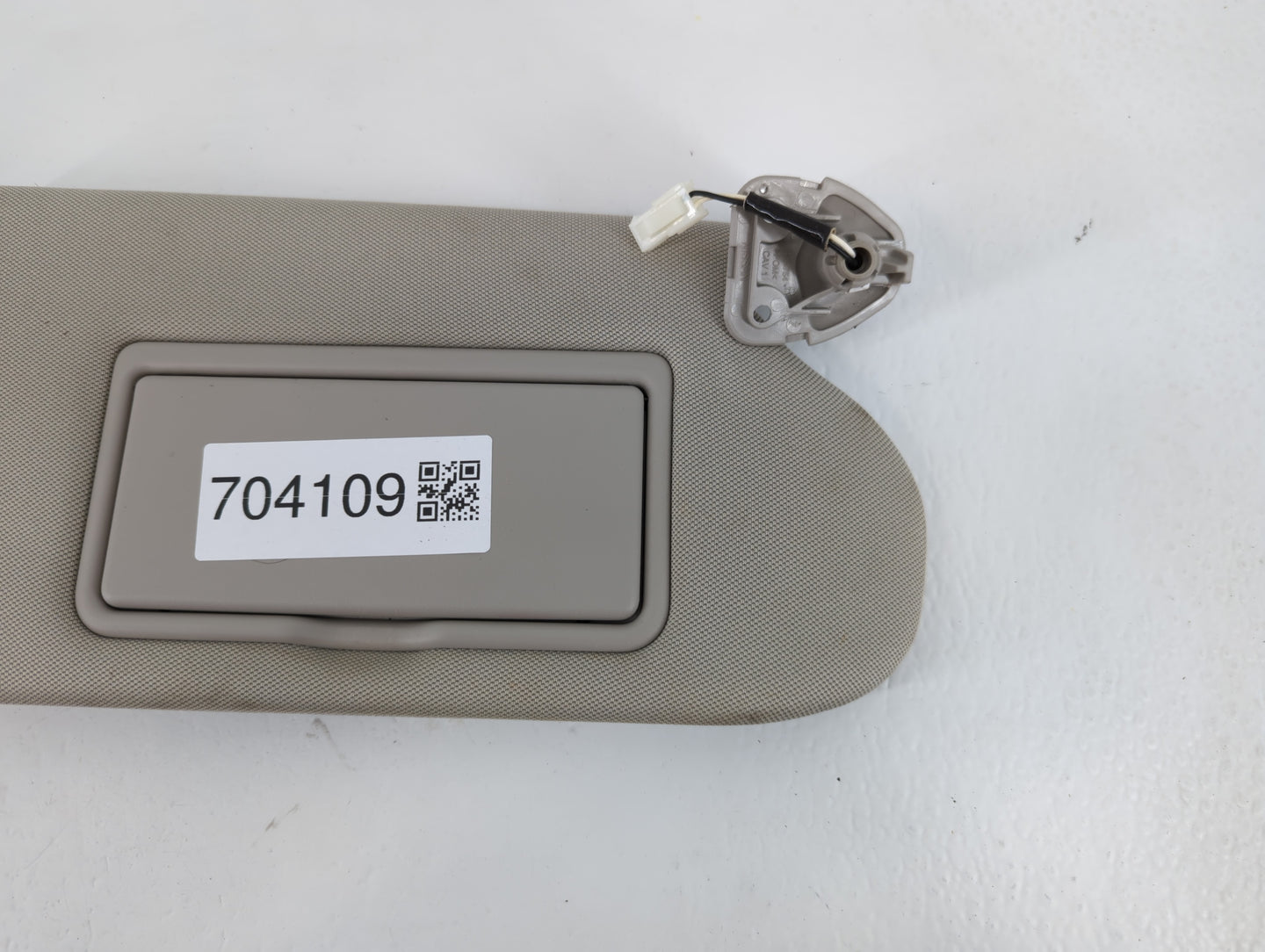 2019-2022 Nissan Murano Sun Visor Shade Replacement Passenger Right Mirror Fits Fits 2019 2020 2021 2022 OEM Used Auto Parts