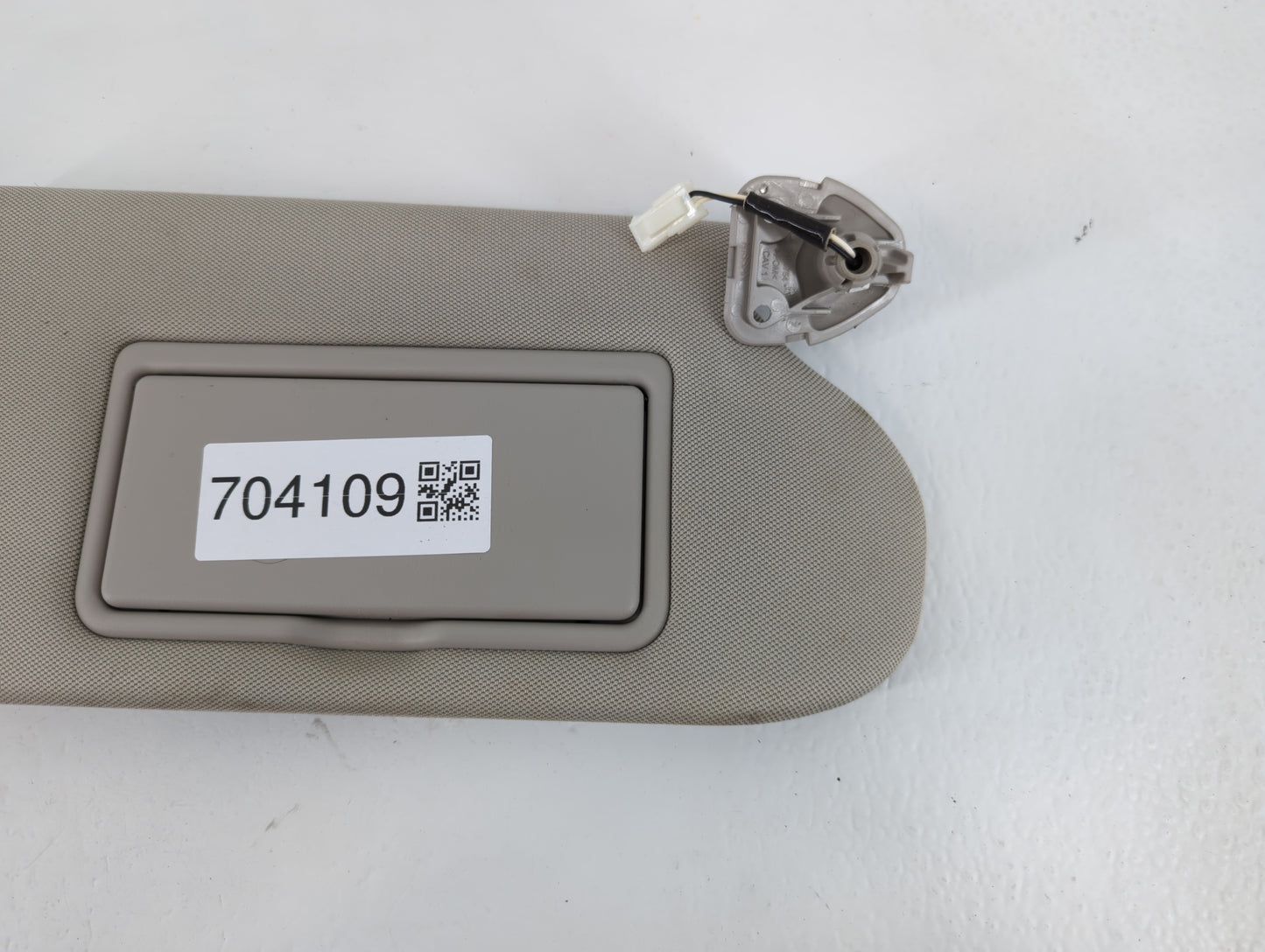 2019-2022 Nissan Murano Sun Visor Shade Replacement Passenger Right Mirror Fits Fits 2019 2020 2021 2022 OEM Used Auto Parts