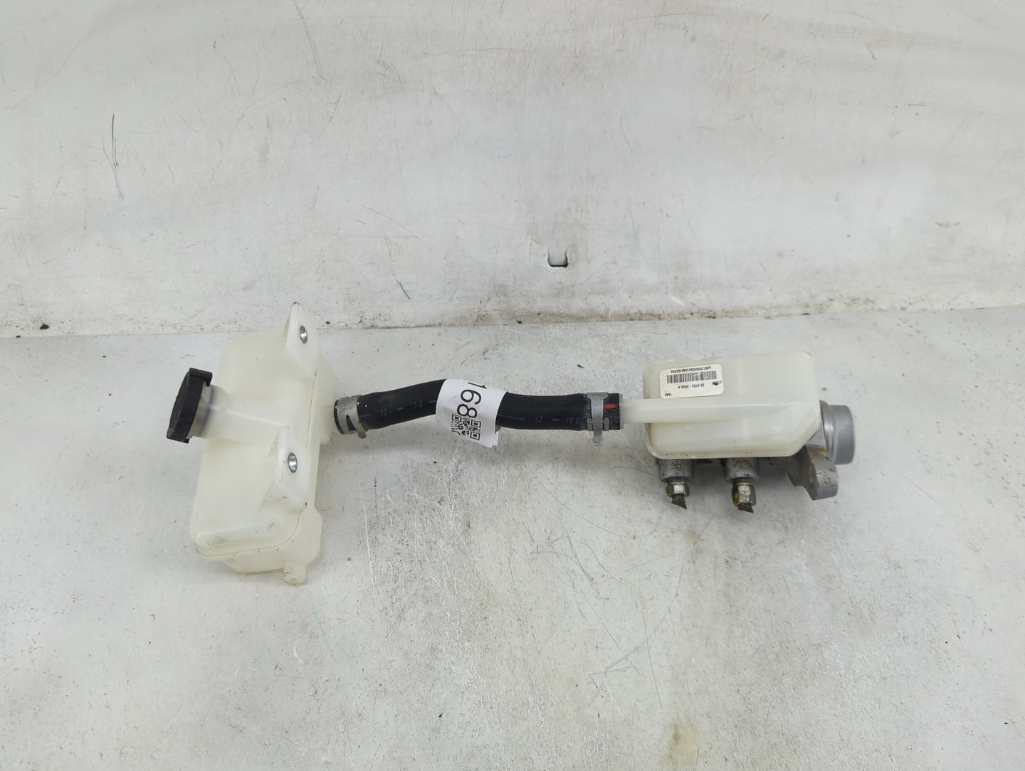 2014-2020 Nissan Nv200 Brake Master Cylinder 1489168 - Oemusedautoparts1.com