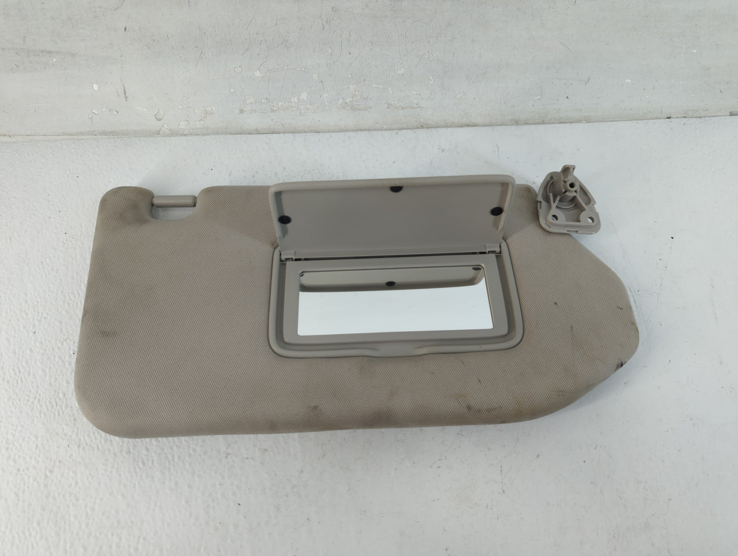 2019-2020 Nissan Pathfinder Sun Visor Shade Replacement Passenger Right Mirror Fits Fits 2019 2020 OEM Used Auto Parts - Oem
