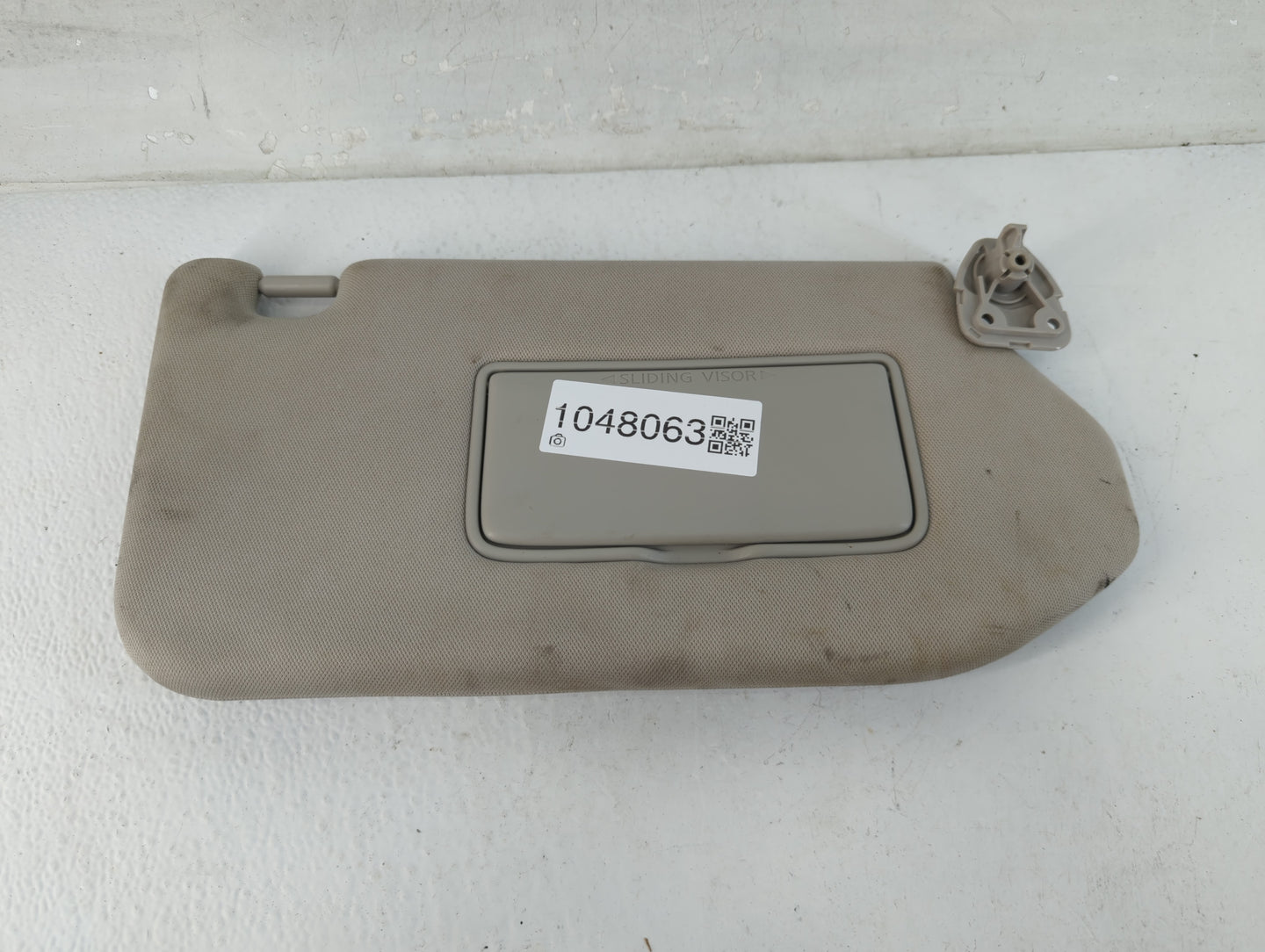 2019-2020 Nissan Pathfinder Sun Visor Shade Replacement Passenger Right Mirror Fits Fits 2019 2020 OEM Used Auto Parts - Oem