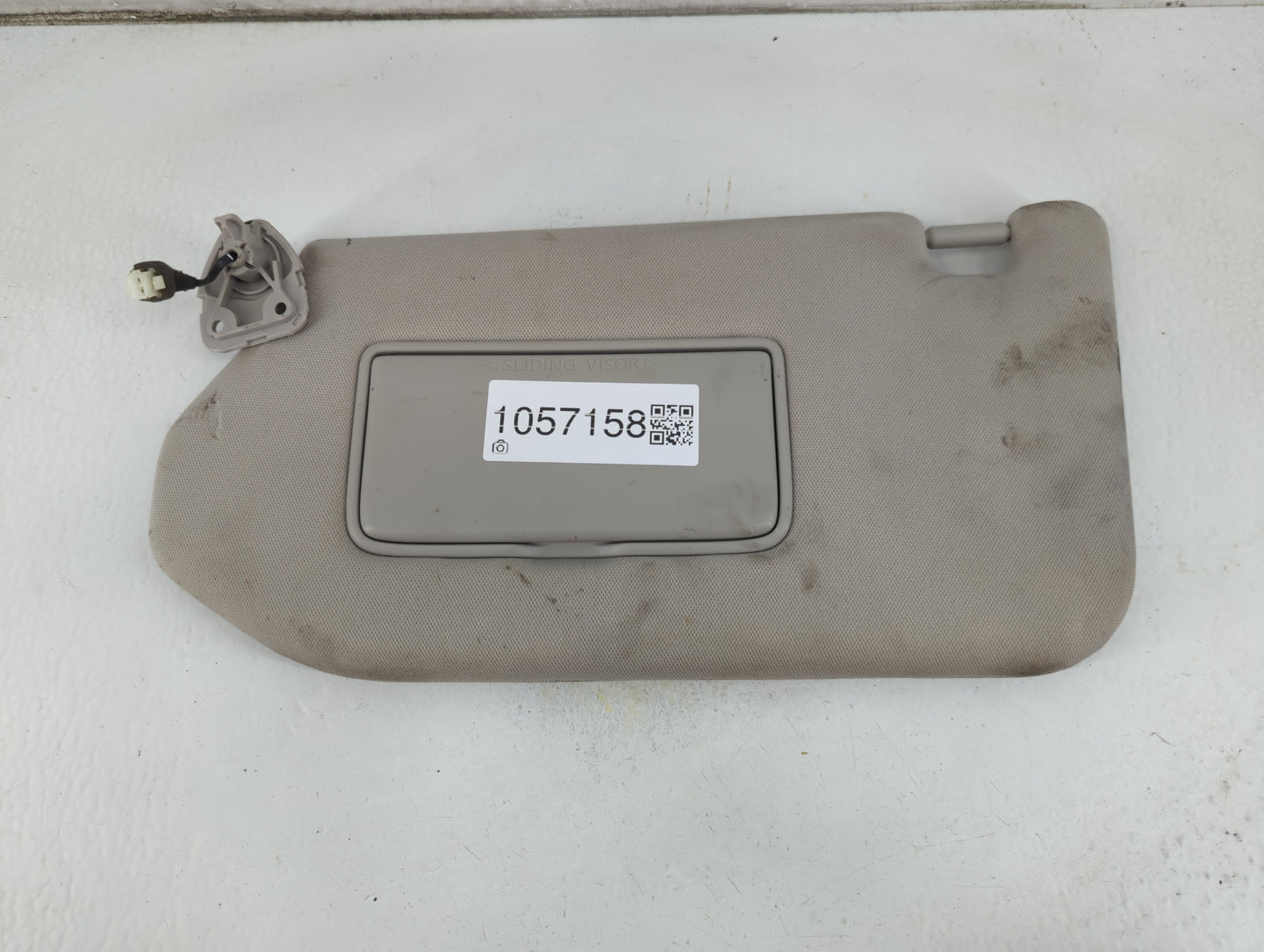 2019-2020 Nissan Pathfinder Sun Visor Shade Replacement Driver Left Mirror Fits Fits 2019 2020 OEM Used Auto Parts - Oemused