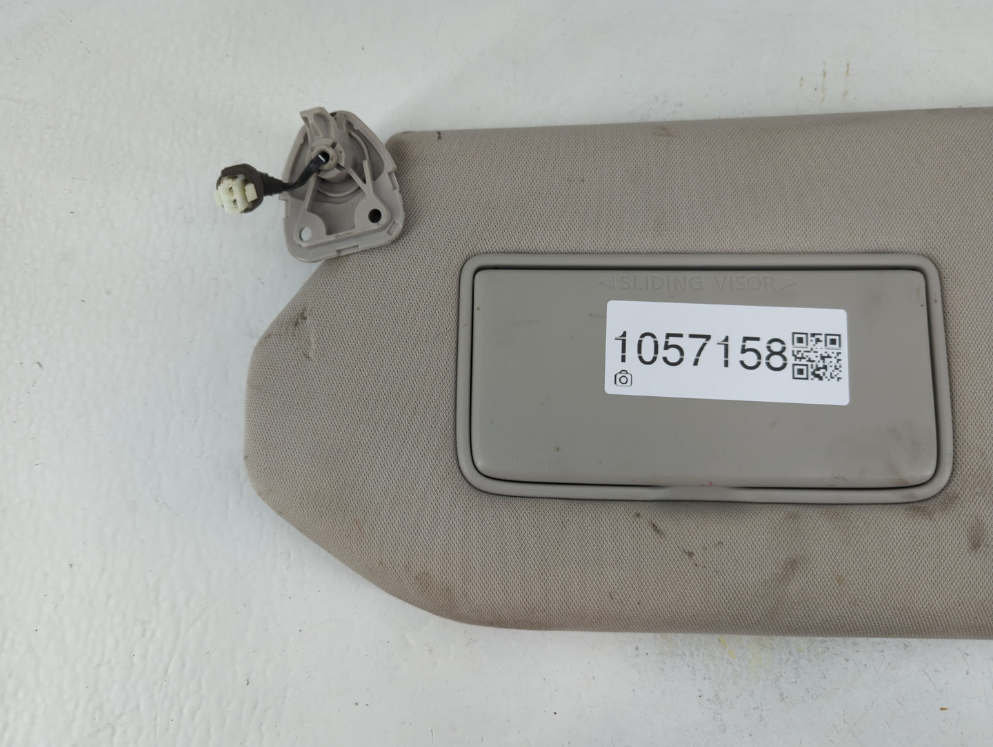 2019-2020 Nissan Pathfinder Sun Visor Shade Replacement Driver Left Mirror Fits Fits 2019 2020 OEM Used Auto Parts - Oemused