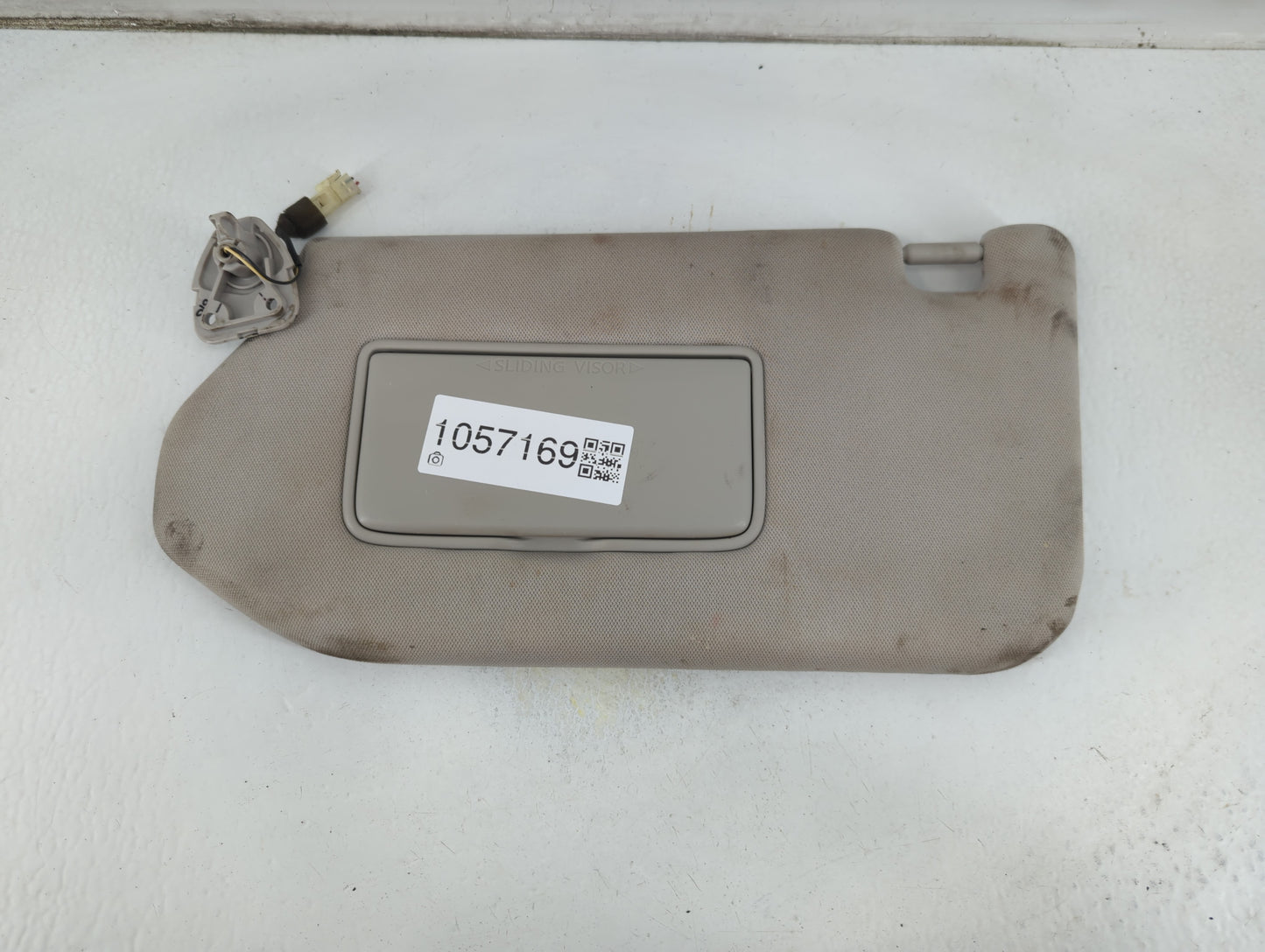 2019-2020 Nissan Pathfinder Sun Visor Shade Replacement Driver Left Mirror Fits Fits 2019 2020 OEM Used Auto Parts - Oemused