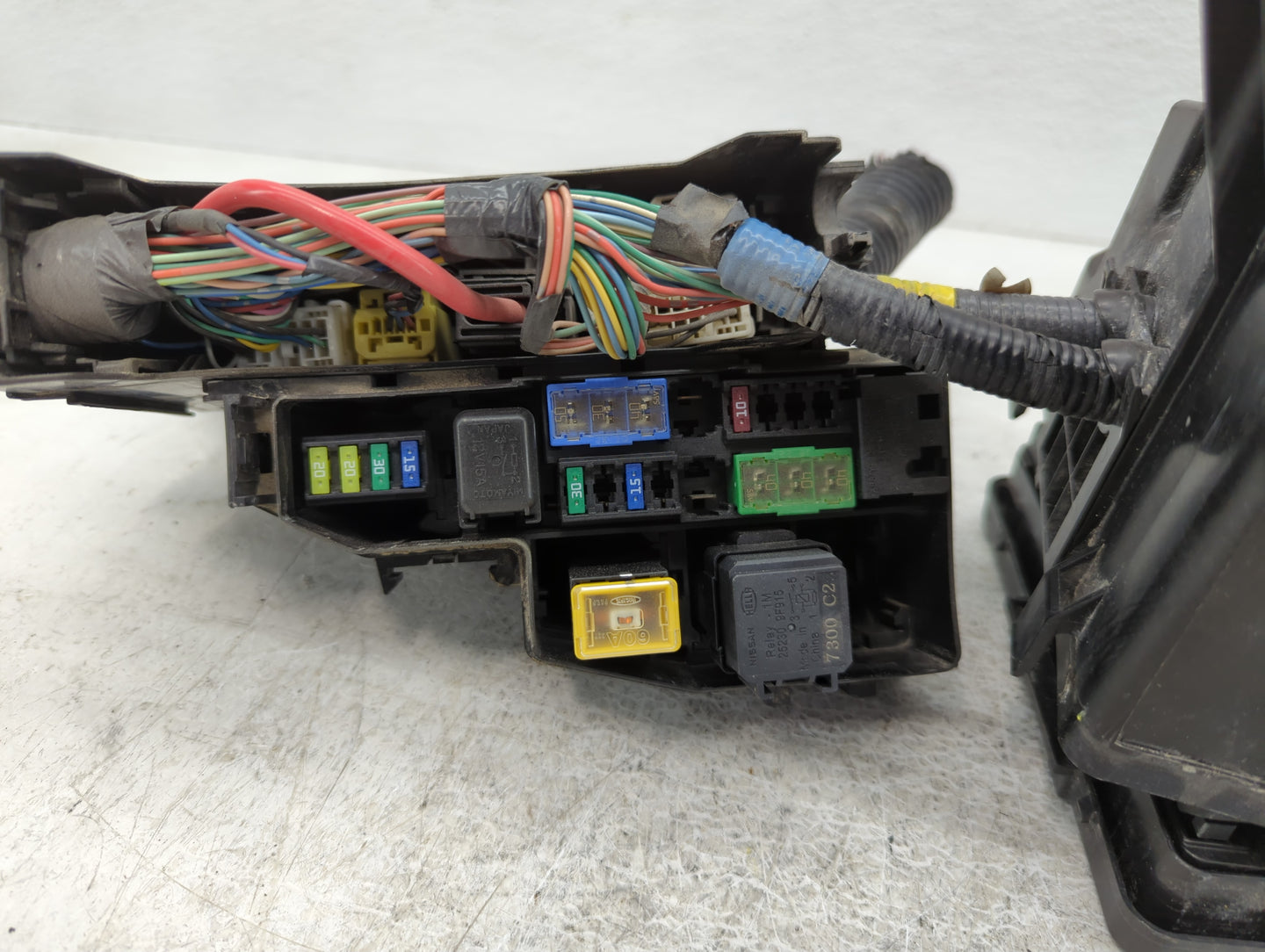 2015-2022 Nissan Pathfinder Fusebox Fuse Box Panel Relay Module Fits Fits 2015 2016 2017 2018 2019 2020 2022 OEM Used Auto P