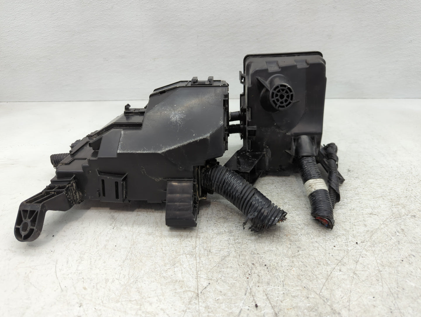 2015-2022 Nissan Pathfinder Fusebox Fuse Box Panel Relay Module Fits Fits 2015 2016 2017 2018 2019 2020 2022 OEM Used Auto P